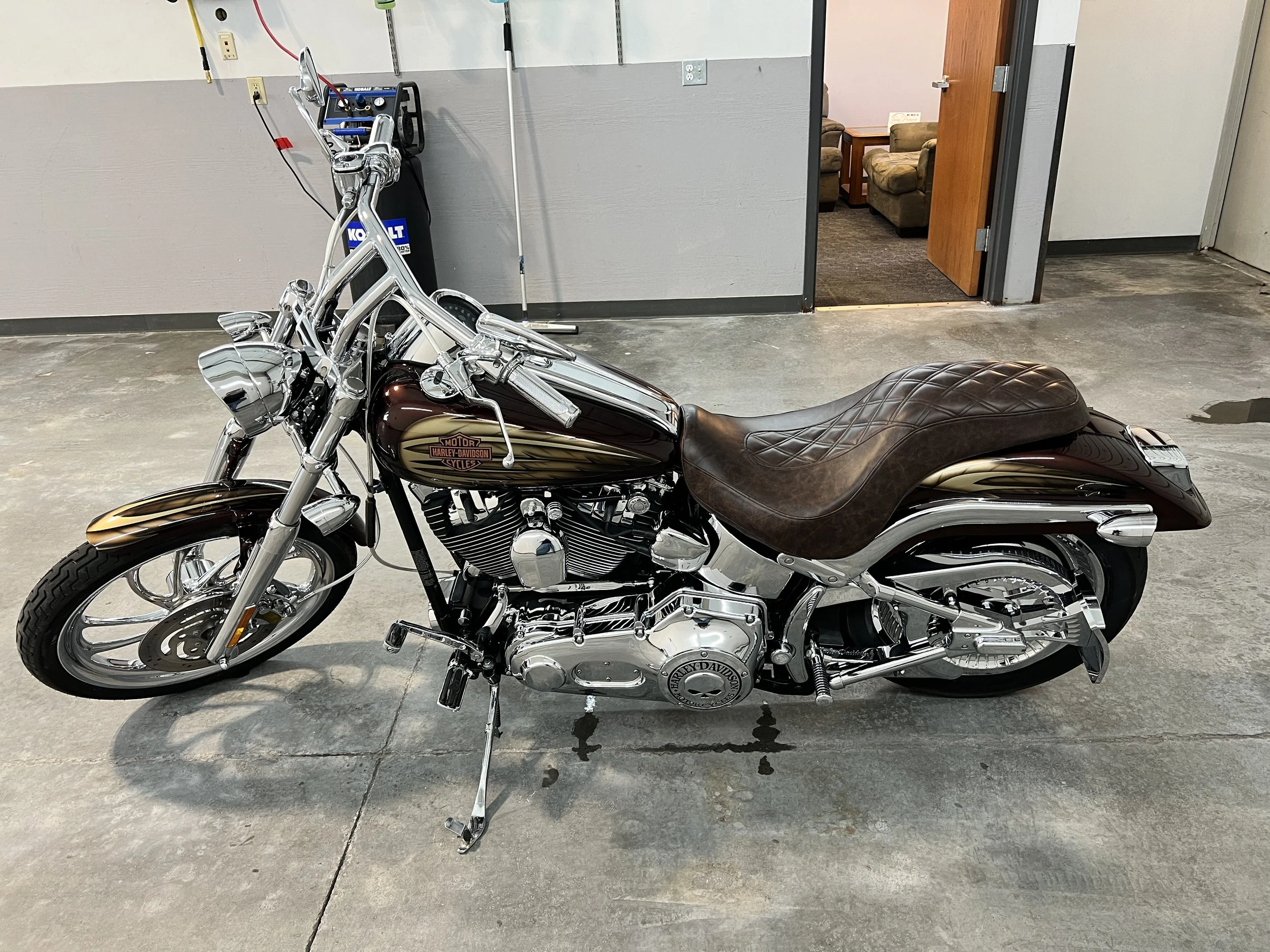 2005 Harley Davidson Deuce with IGL Elixir 3-year ceramic coating.