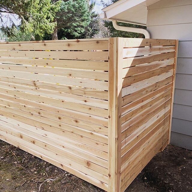 Wrapped up this fence project before the snow rolled in. Cedar on the privacy side and stock panel preserving the view out back. Home owner will be putting a coat of oil on it once we flip back to spring. Take care all 👊🏼 #Missoula #canyonhomepro