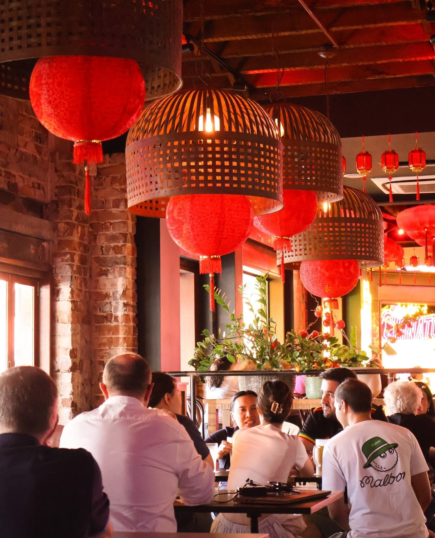 From casual catch-ups to lively nights, Burwood Hotel is the place to be 🍸⁠
⁠
⁠
#theburwoodhotel #burwood #sydneyeat #newmenu #sydneyfoodies #sydneybar #pub #bar  #publife #restaurants #sydneylove #pasta #burwoodeats #don #latenightvibes #latenighte