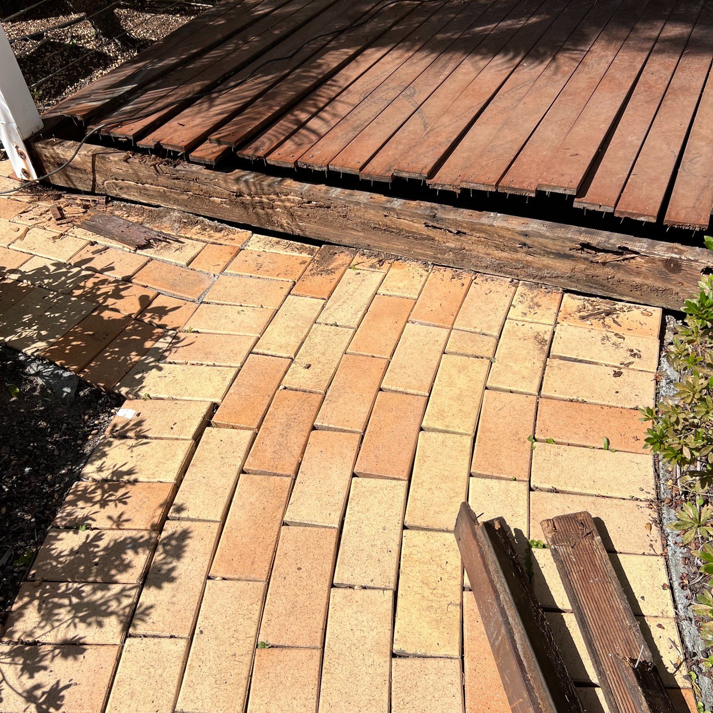 DECK RESTORATION
BEFORE
#deckrestoration #deckmaintenance #deckrepair #goldcoasthandyman #handymangoldcoast