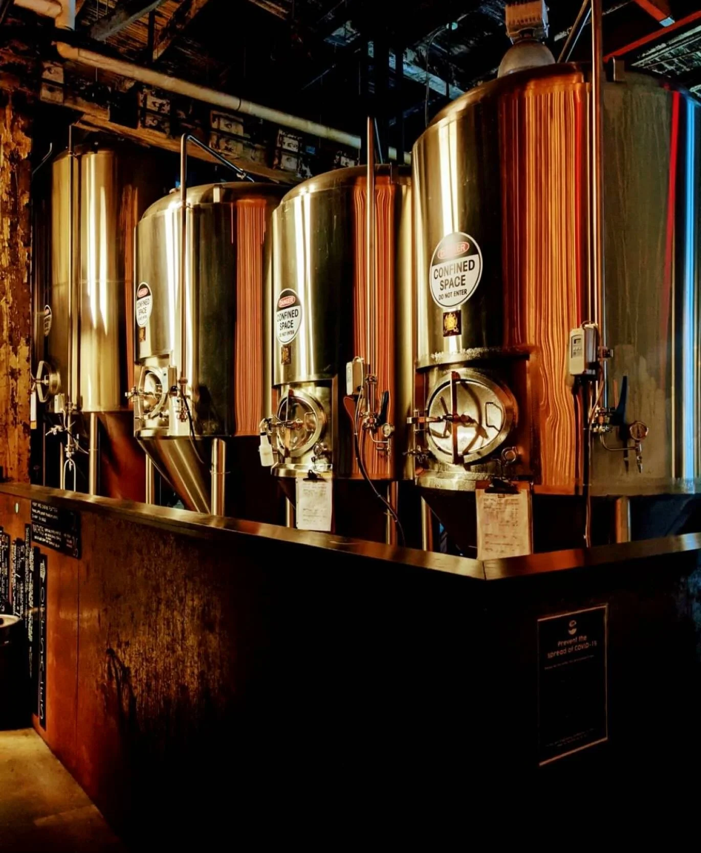 GET OUTTA THE RAIN &amp; INTO SOME BEER

Cuz it&rsquo;s ALL DAY ALL NIGHT HAPPY HOUR UP IN HERE!

From noon to close, get your hands on six-buck sleeves of Premium Pilsner, Naked Fox IPA, Kingpin Hazy and Krush Crisp Lager and hand-pulled pints of ou