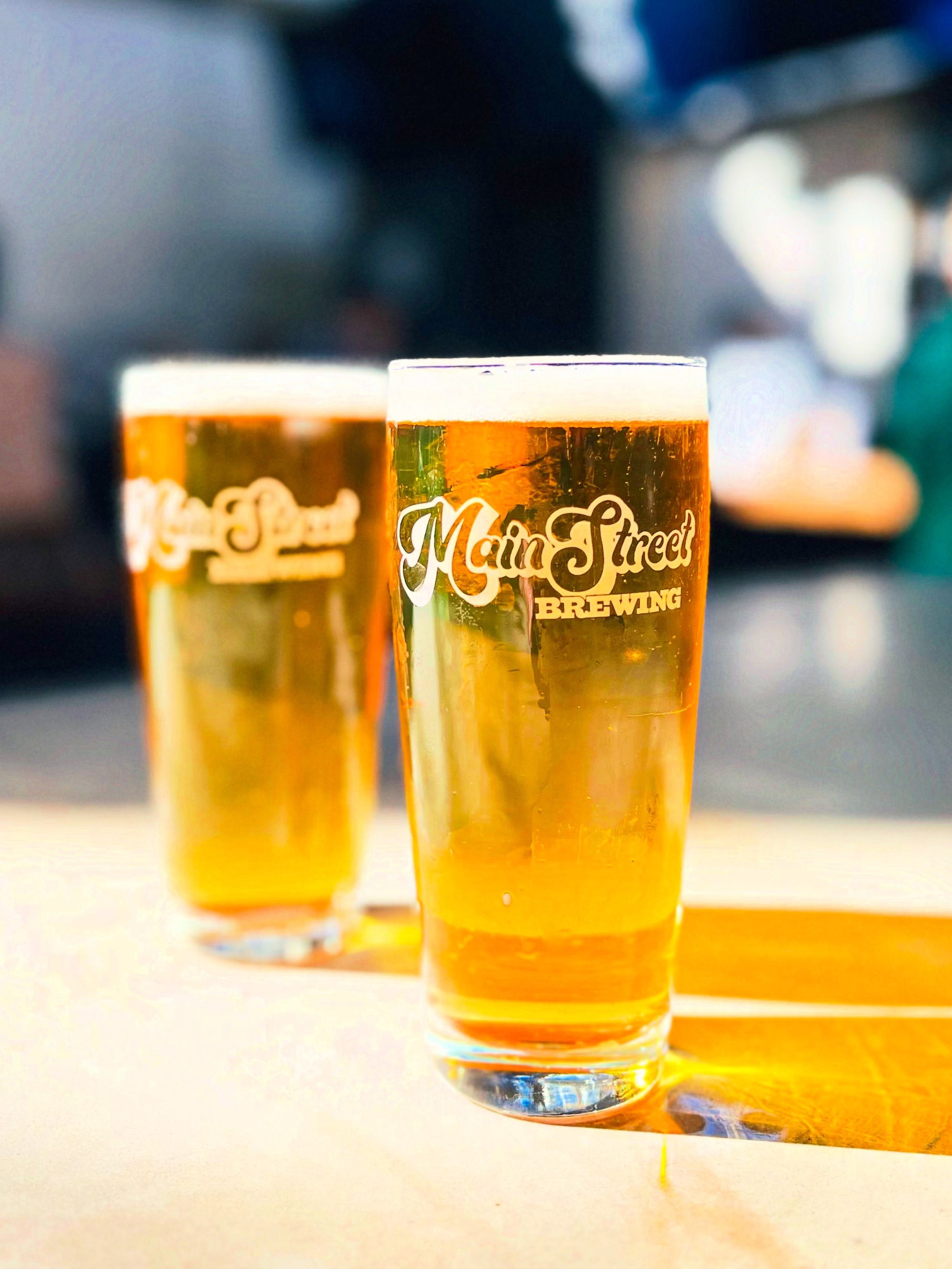 LOOK AT WHAT THE LIGHT DID NOW

Lighten your load every Monday at Main St. when it&rsquo;s ALL DAY ALL NIGHT HOPPY HOUR time!

Get your fill of our flagship beers &mdash; Fox West Coast IPA, Premium Pilsner, Krush Crisp Lager and Kingpin Hazy &mdash;