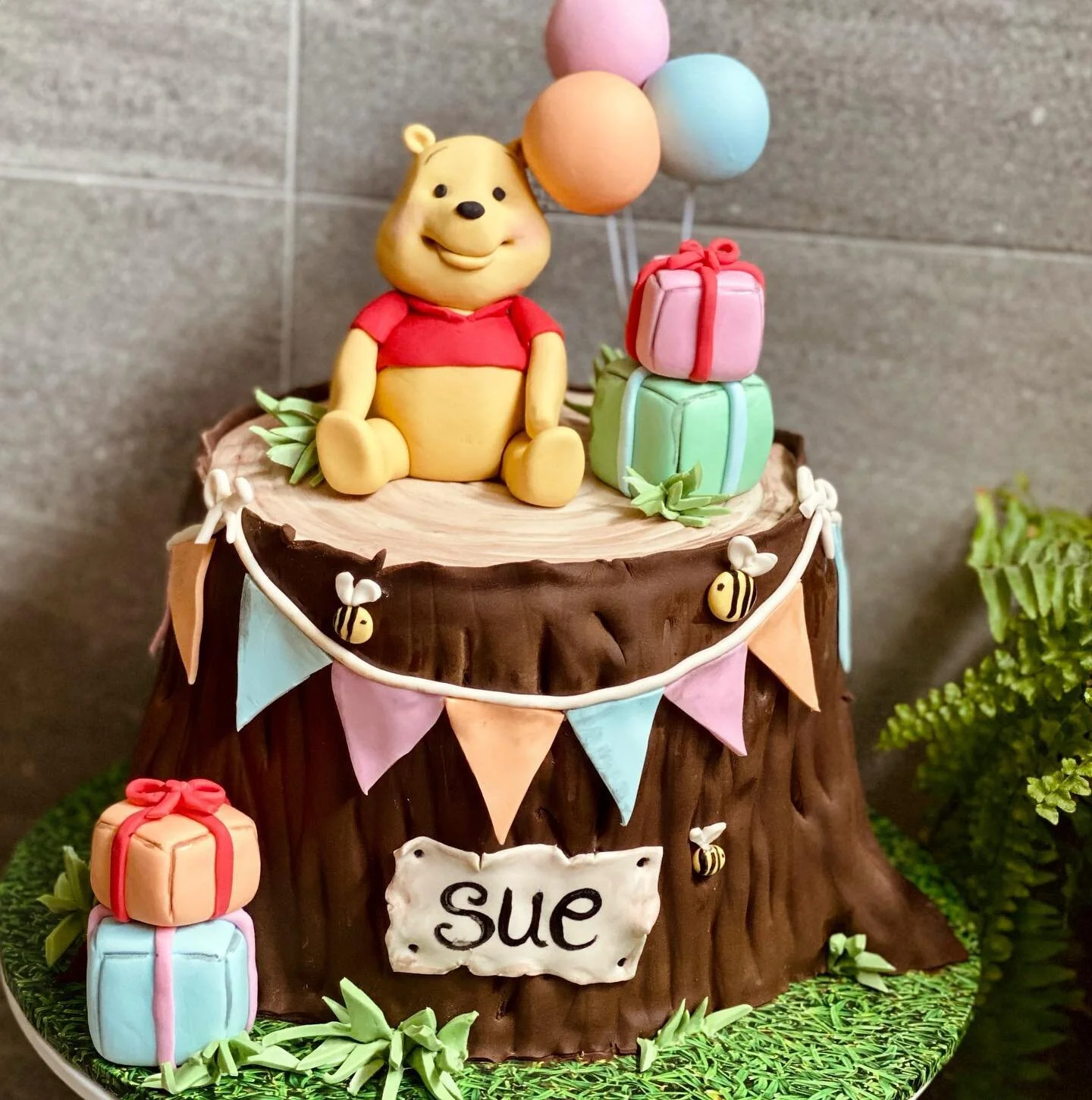&bull; WINNIE &bull; 🍯 🐝 🎁 🎈 
// Happy Birthday Sue!
// 7&rdquo; Chocolate mud cake
// Winnie figurine and fondant work by Tegan. 
// For anyone wondering, we use Bakels @pettinicefondant for all of our fondant work! 
#winniecake #winniethepoohcake #winniethepooh #fondantcake #fondantfigurine #cakefordays #melbournecakes #cakesofmelbourne #birthdaycake #cake #cakephotography #cakeoflife #cakegram #cakedecoration #cakedecorator #cakeboss #cakecakecake #cakeporn #cakeoftheday #cakelover #cakelove #cakedesigner #cakesofinstgram #cakestagram #cakedecorating #cakes