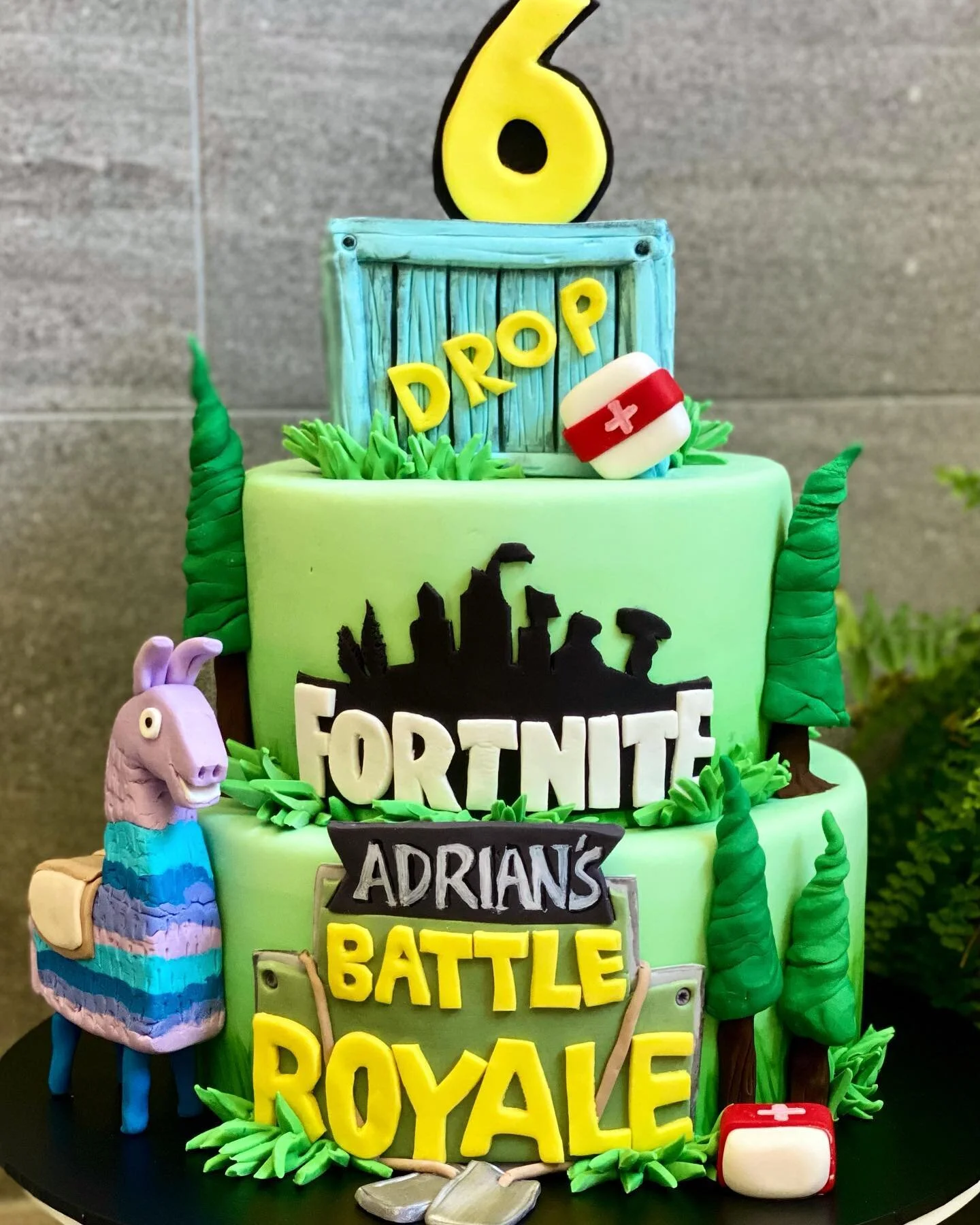&bull; FORTNITE &bull; 🌲🌲 
// Happy 6th Birthday Adrian!
// White chocolate mud cake with ganache and fondant deco. 
// See previous post for BTS Vid!

#fortnite #fortnitecake #fondant #fondantcake #kidscakes #cakefordays #melbournecakes #cakesofmelbourne #birthdaycake #cake #cakephotography #cakeoflife #cakegram #cakedecoration #cakedecorator #cakeboss #cakecakecake #cakeporn #cakeoftheday #cakelover #cakelove #cakedesigner #cakesofinstgram #cakestagram #cakedecorating #cakes