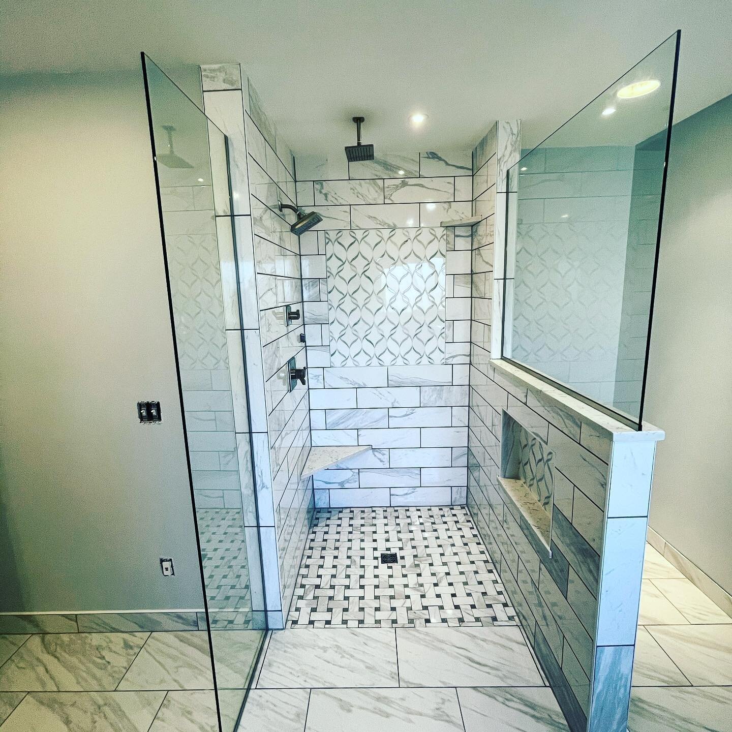 @deltafaucet @schlutersystemsna @dewalttough @holdfastky #thebestinlouisvilleandbeyond  This is not your average shower!