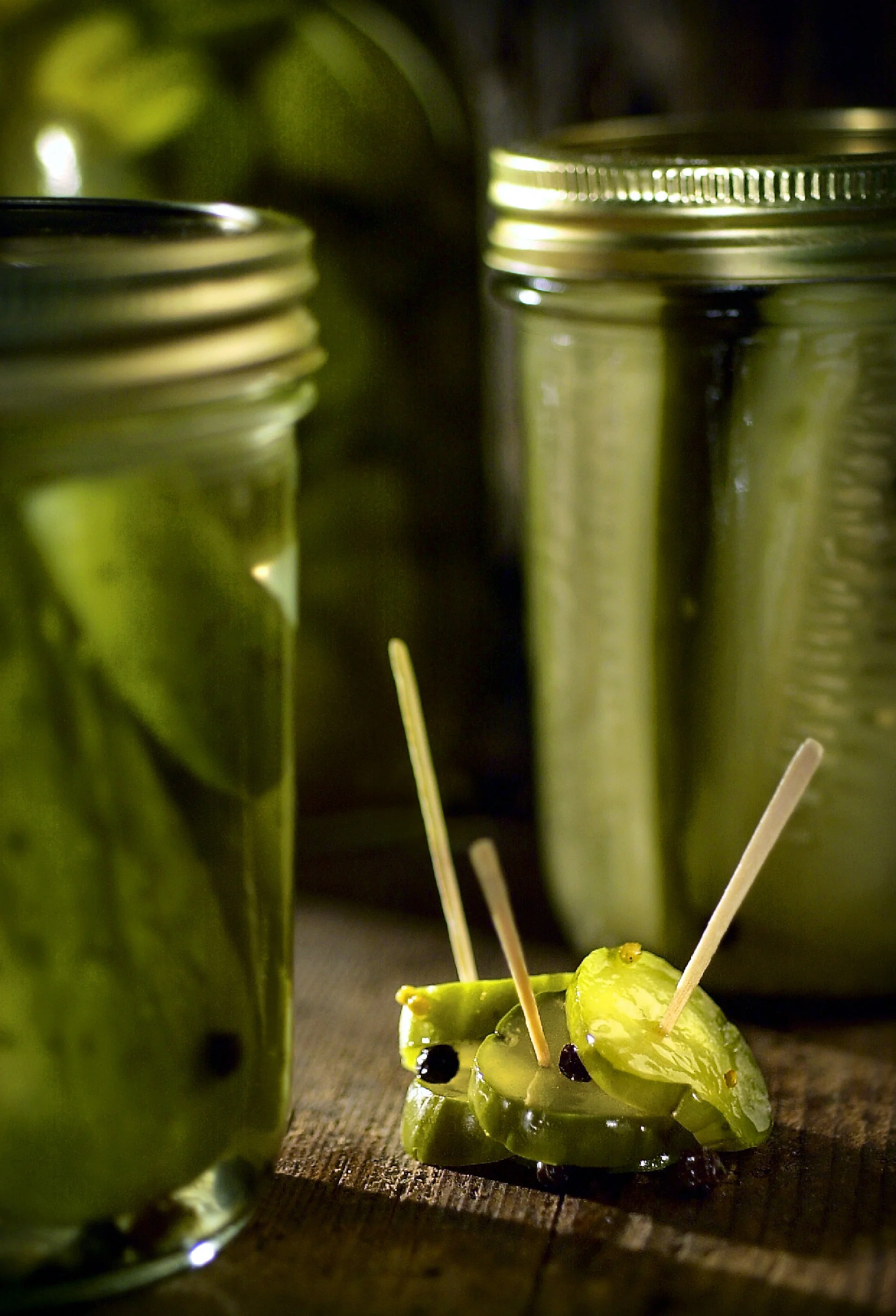   With a surge in the popularity of quick canning, Memphians are going back to the kitchen this fall to prepare for the winter with recipes like Julie Ray's bread and butter pickles. 