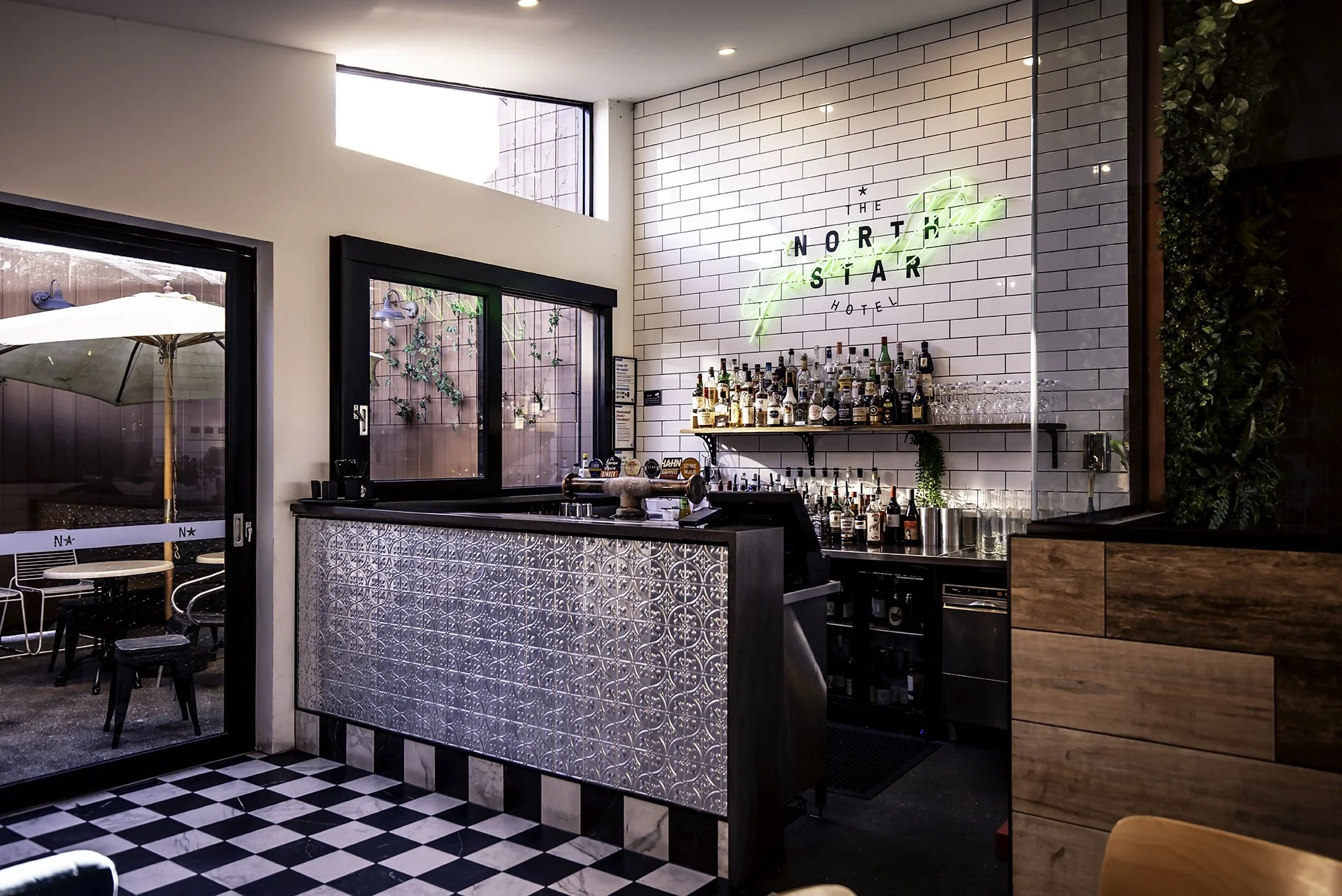 Bar and outdoor terrace at The North Star Hotel in Ballarat.
