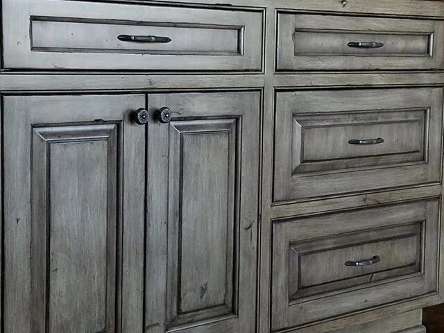 Raised panel stain-wash. ⁠
⁠
#pcibend #cabinets #visitbend #inbend #customcabinets #cabinetry #woodworking #customwoodworking #kitchen #bathrooms #closets #deschutes #bend #newconstruction #remodel #refacing #cabinetrefacing #interiordesign #furnitur