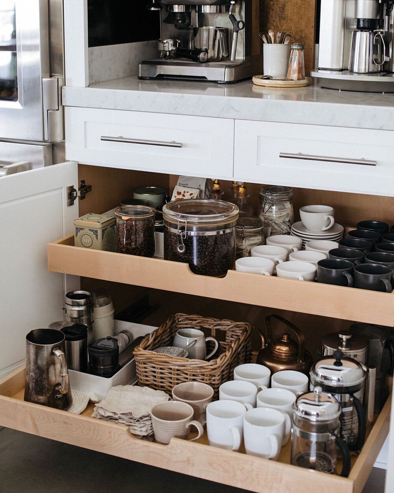 I&rsquo;m obsessed with drawers to optimize everything for specially kitchen space! No more lost items all the way in the back that you can&rsquo;t reach.
⠀⠀⠀⠀⠀⠀⠀⠀⠀
If you don&rsquo;t have this option - not to worry, simple containers that you can pu