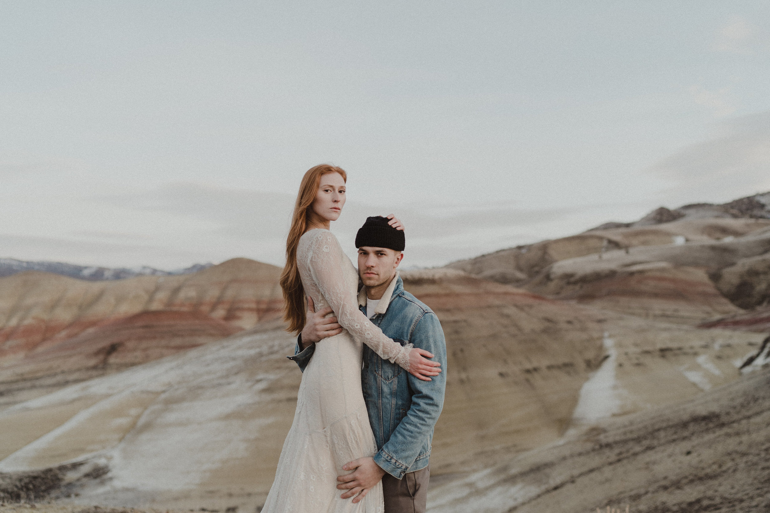 wedding portraits at the painted hills, Oregon 