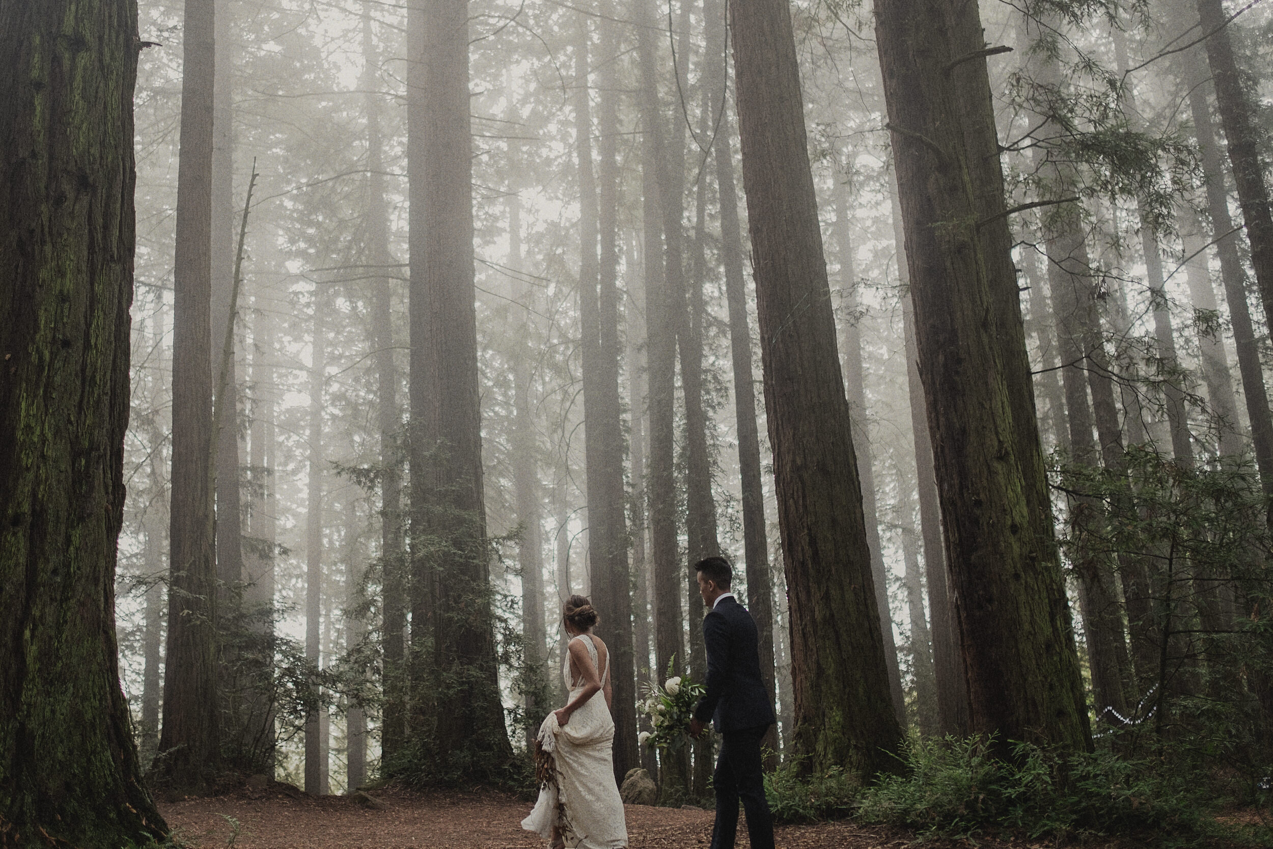 foggy wedding photos at Roberts regional park
