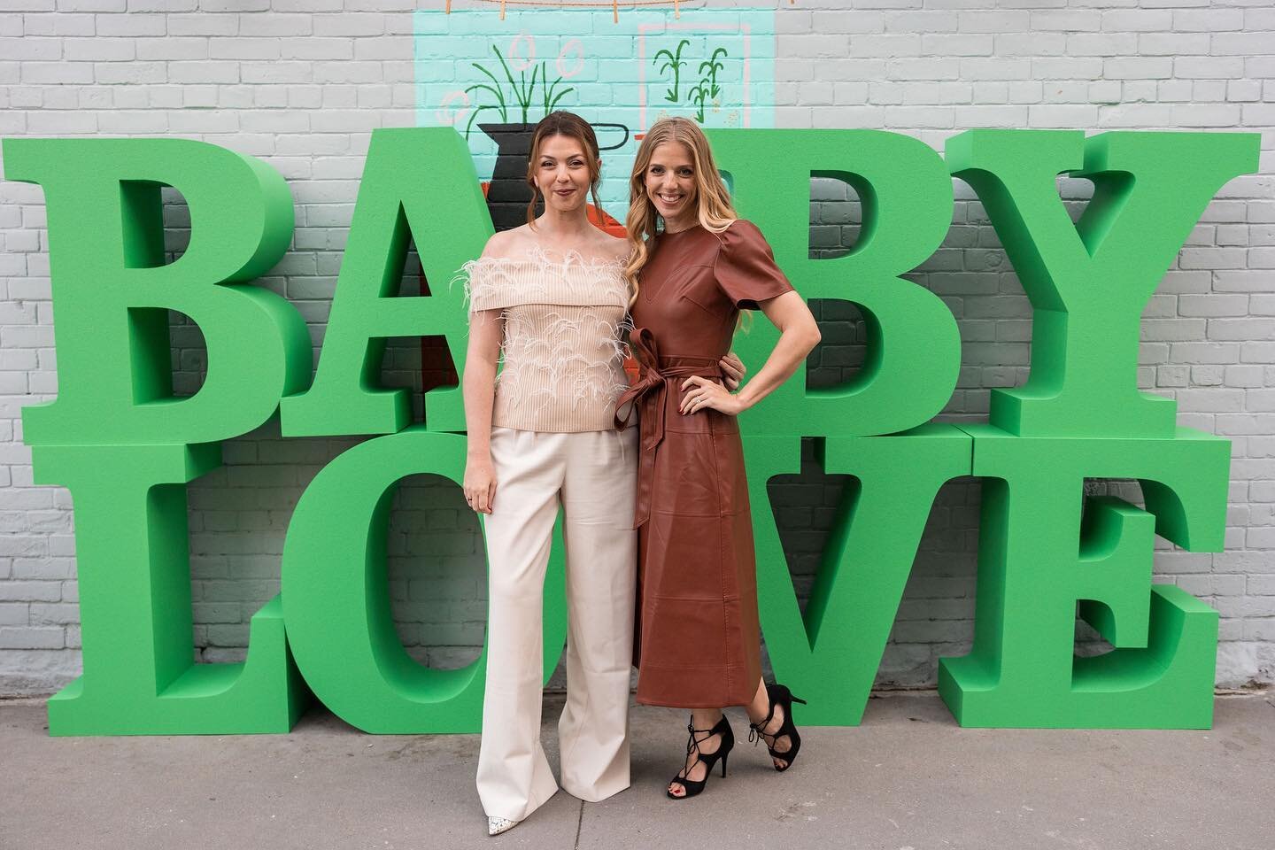 What a privilege it is to work with such incredible organizations such as @babylovebeginnings 

The incredible duo @juliamillerblack and @tanyataylor are on a mission to provide diapers and support for GTA families in need

📸 @lindsayinmotion