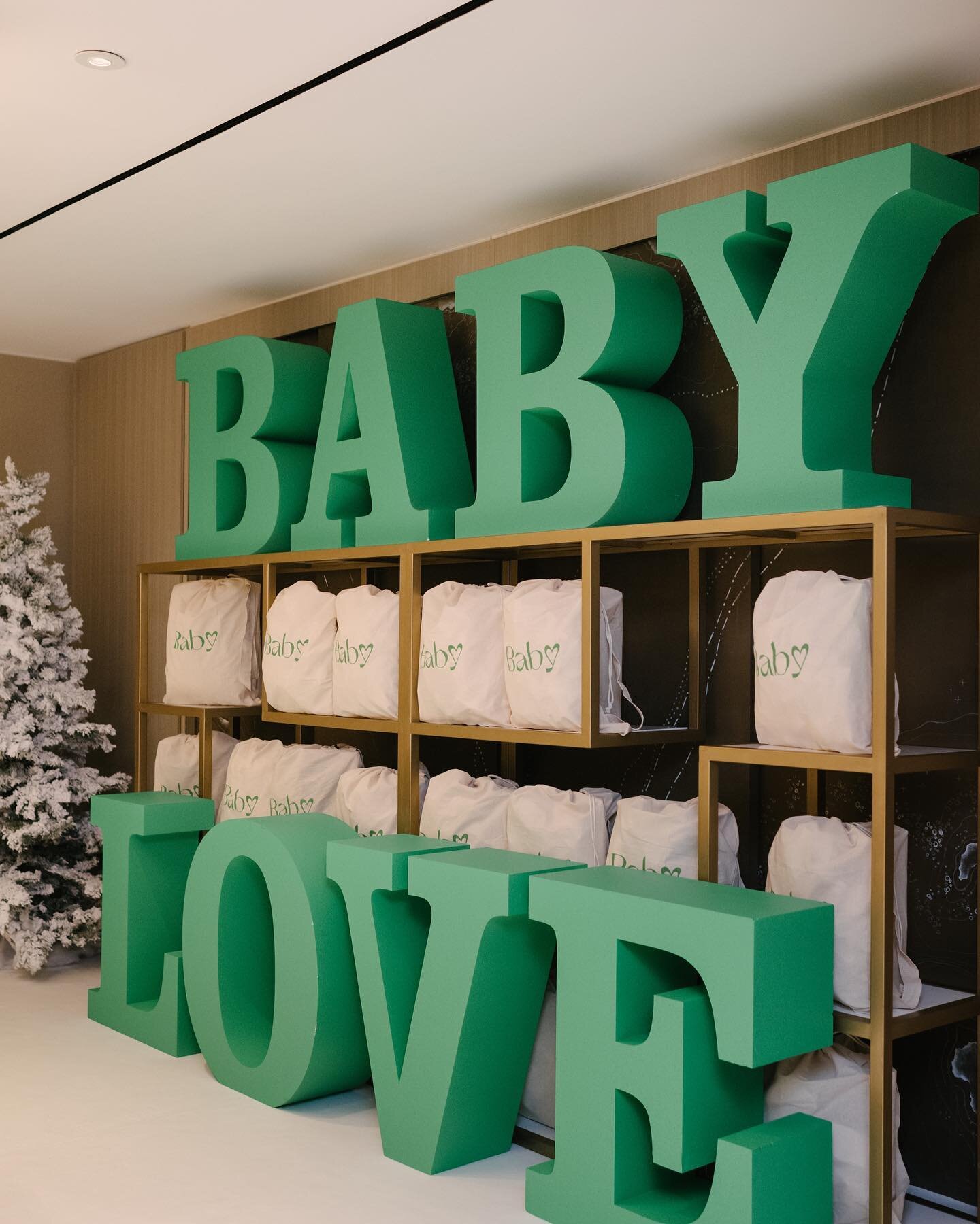 Loved transforming this room into a winter wonderland for @babylovebeginnings an incredible Toronto based charity providing diapers to families in Toronto.