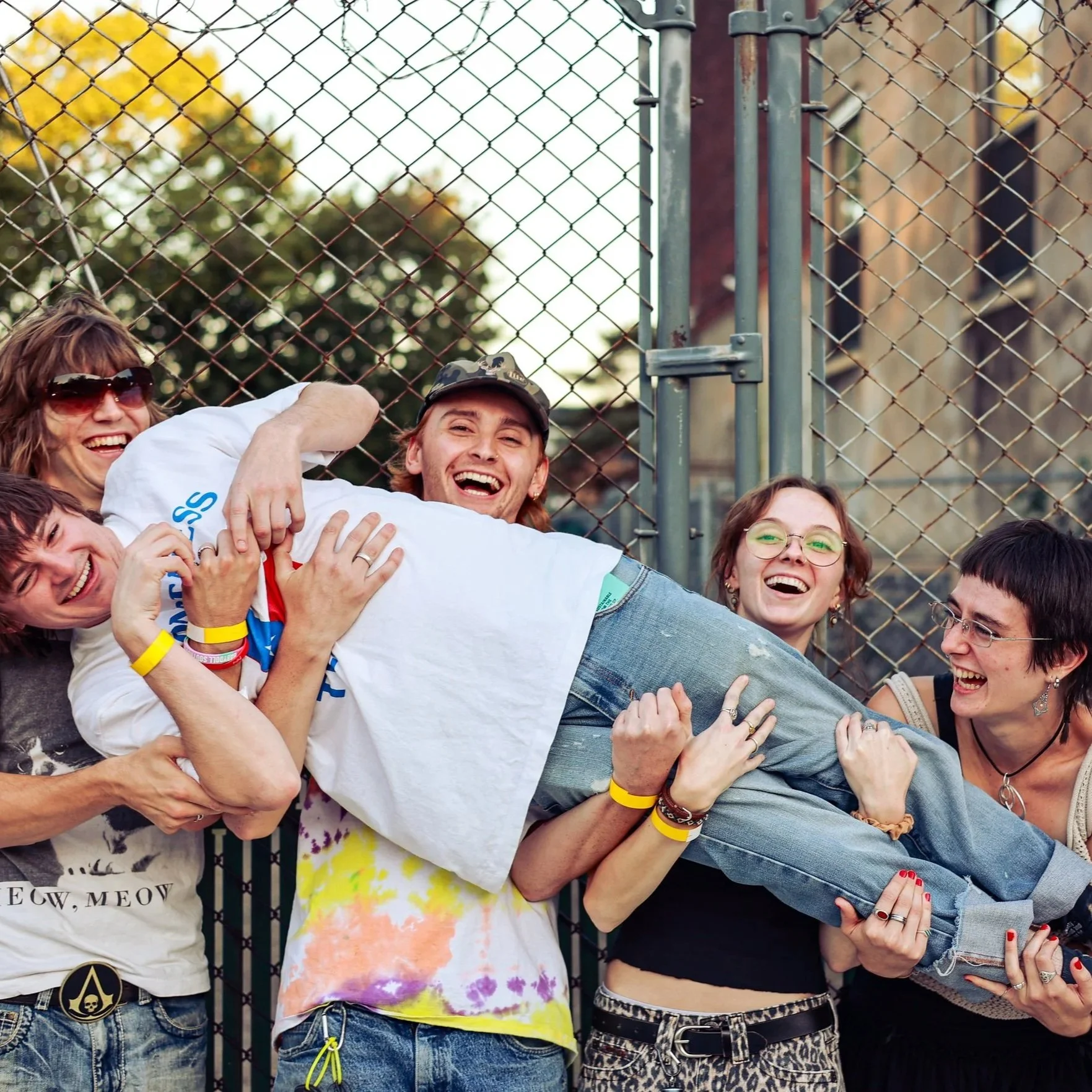 Alltheflowers Confronts the End of a Relationship on “Dawg In A Car”