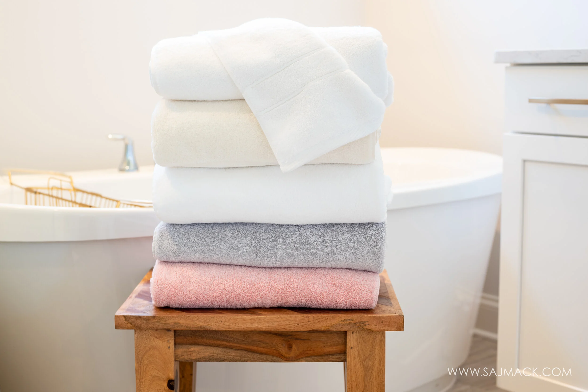 Liz Claiborne Superb Microcotton Bath Towels