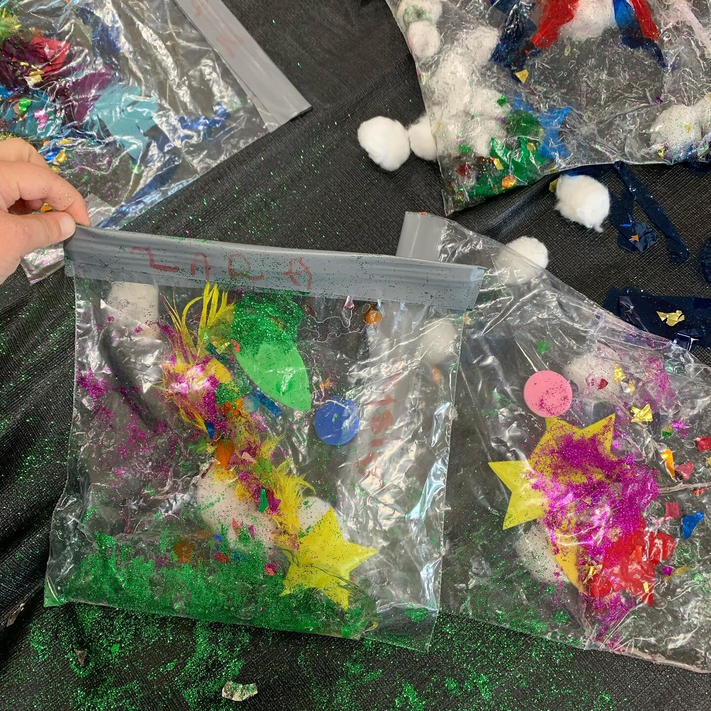 It was the Jarjum room&rsquo;s turn to experience creating their very own sensory bags yesterday, filled with happy thoughts that make them smile. This experience assisted confidence, self esteem, regulating emotions in feeling anxious or agitated an