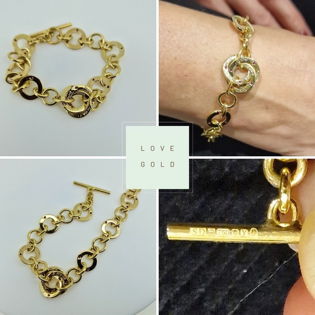 18ct Gold Link Bracelet. Absolutely loved making this piece . It was an honour to make such a special piece, full of personal sentiment.
#bespokejewellery #goldlinkbracelet #personalisedjewellery