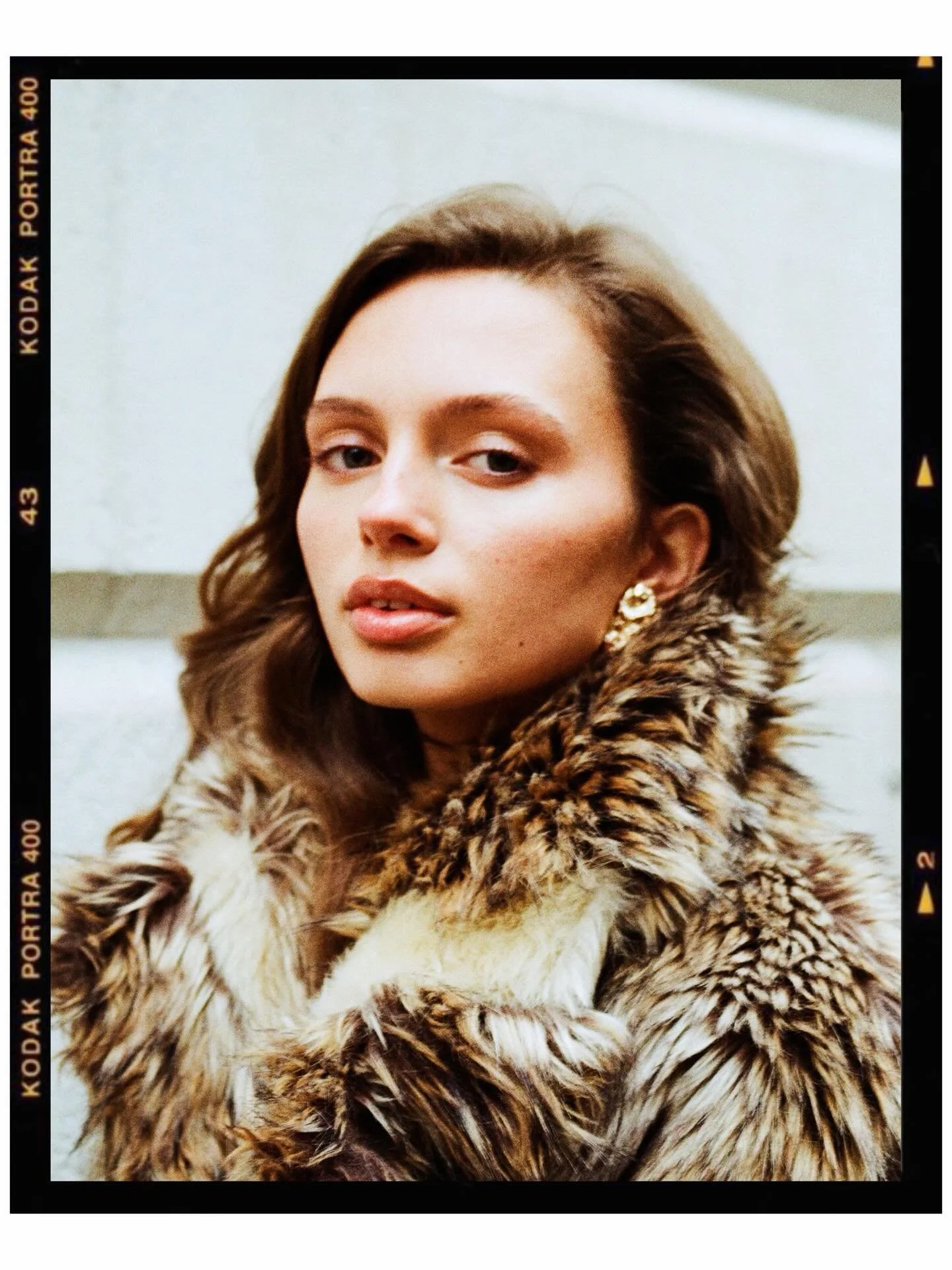 Testing with @jessicaireland_ 🎀

@fadmodels 
@charlottejenningsgeddes 
@styledbypiras 

#35mm #120mm #kodakporta400 #modeltest