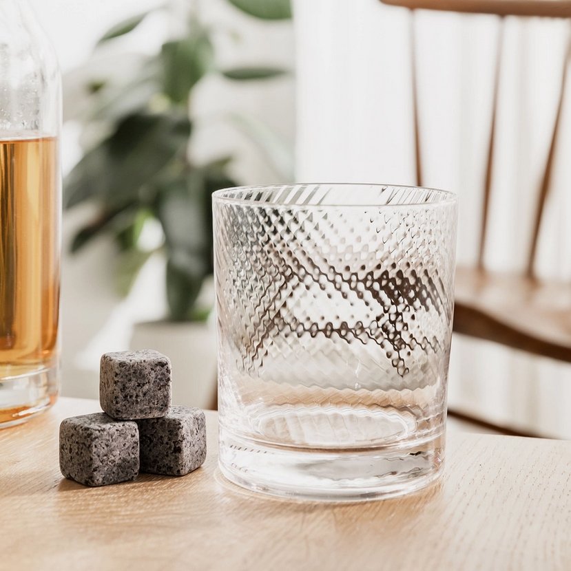 spinning-whisky-glasses-and-stones1.jpg