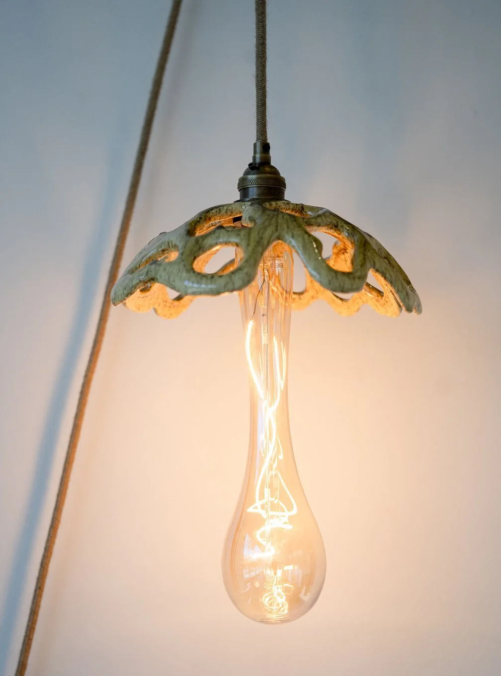 HELICTITE PENDANT LAMP
