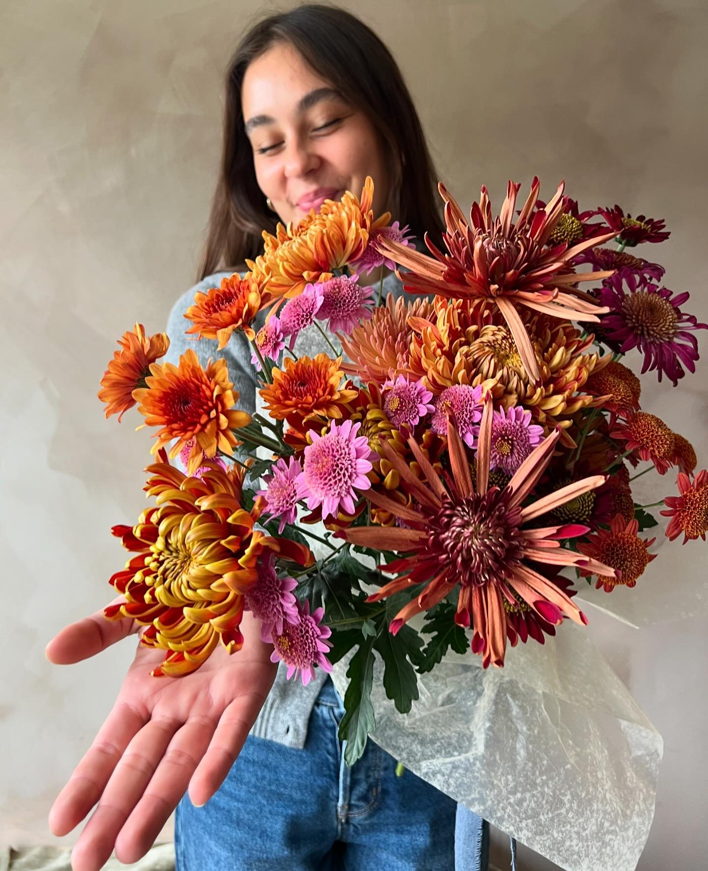 you guys... thanksgiving is basically a week away... 😳 have you ordered your flowers yet?! head to the link in our bio to get your orders in ASAP! ❤️