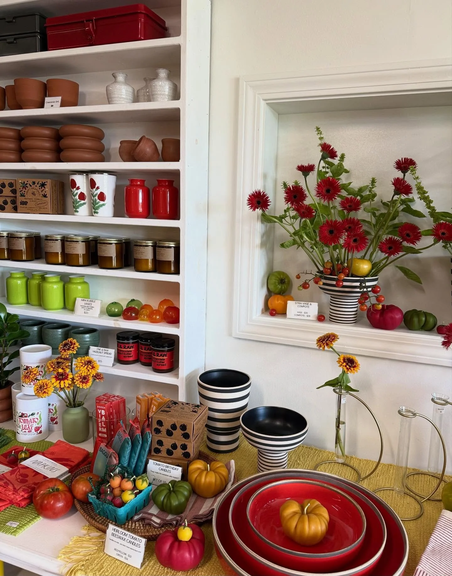 We're baaaaack!!! ๐
๐ We missed ya. Come visit us, grab a bouquet & see what's new! We're back to our usual shop hours - Thursday through Saturday from 11 to 5. ๐คญ