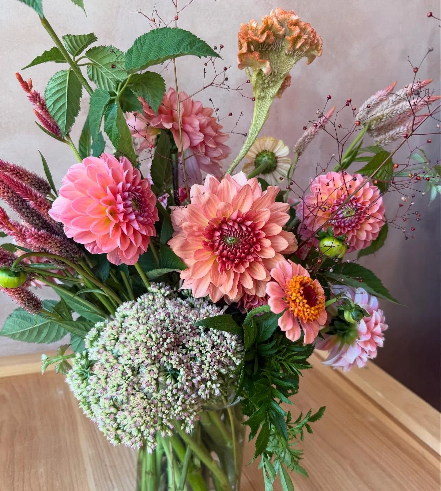 The flowers the week are PERFECTION! Get your orders in yall - treat yourself to some beautiful blooms or get some to gift and make someone's day (including ours. ๐คญ) Head on over to our online shop to get your orders in - you don't wanna miss out on