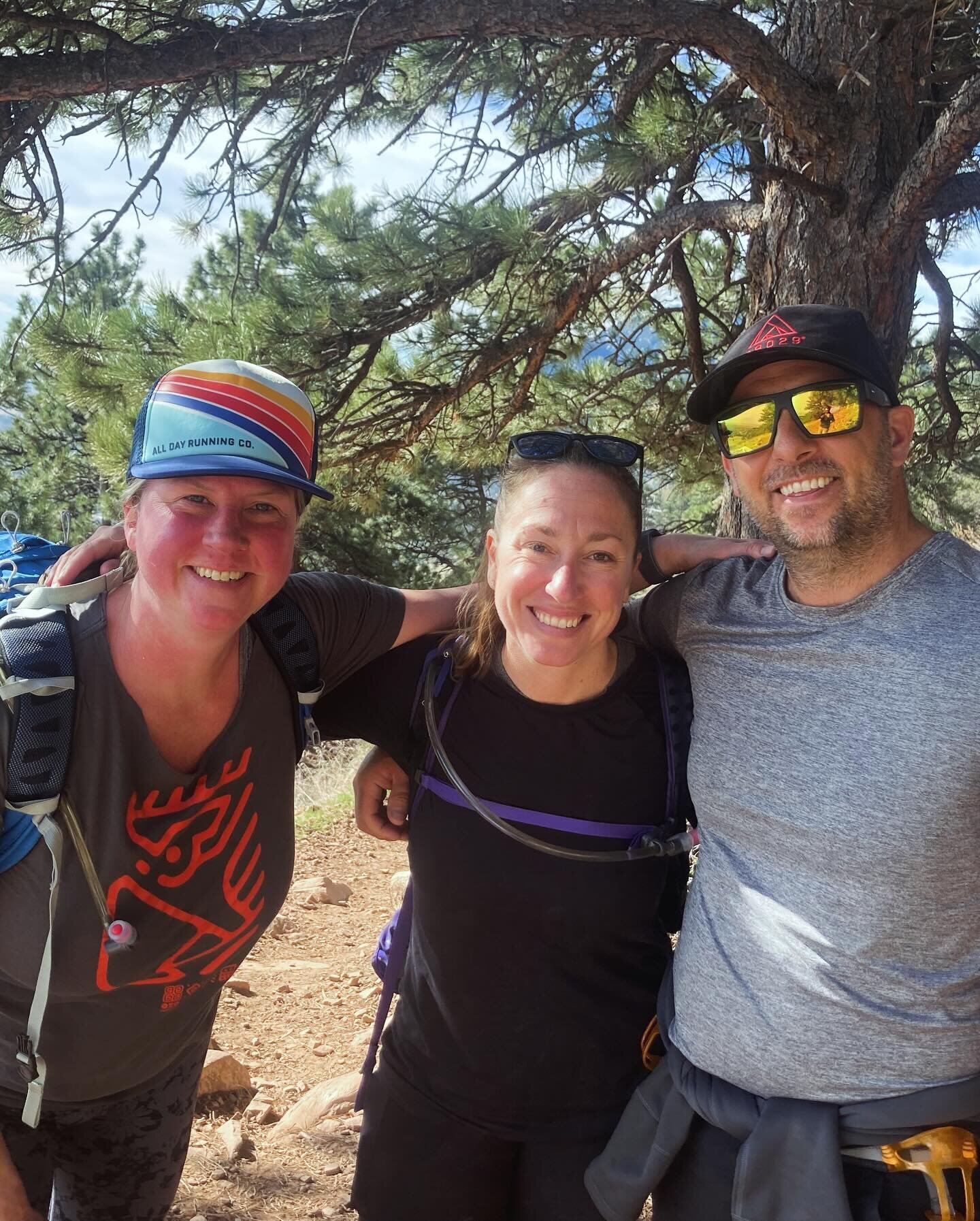 So fun to run into other fans of @jesseitzler @alldayrunningco @29029everesting ! I first met Brooke on the soccer field where our kids practice. She did 29029 Westler. Today I ran into her on the Sanitas Trail and met her husband. They both are trai