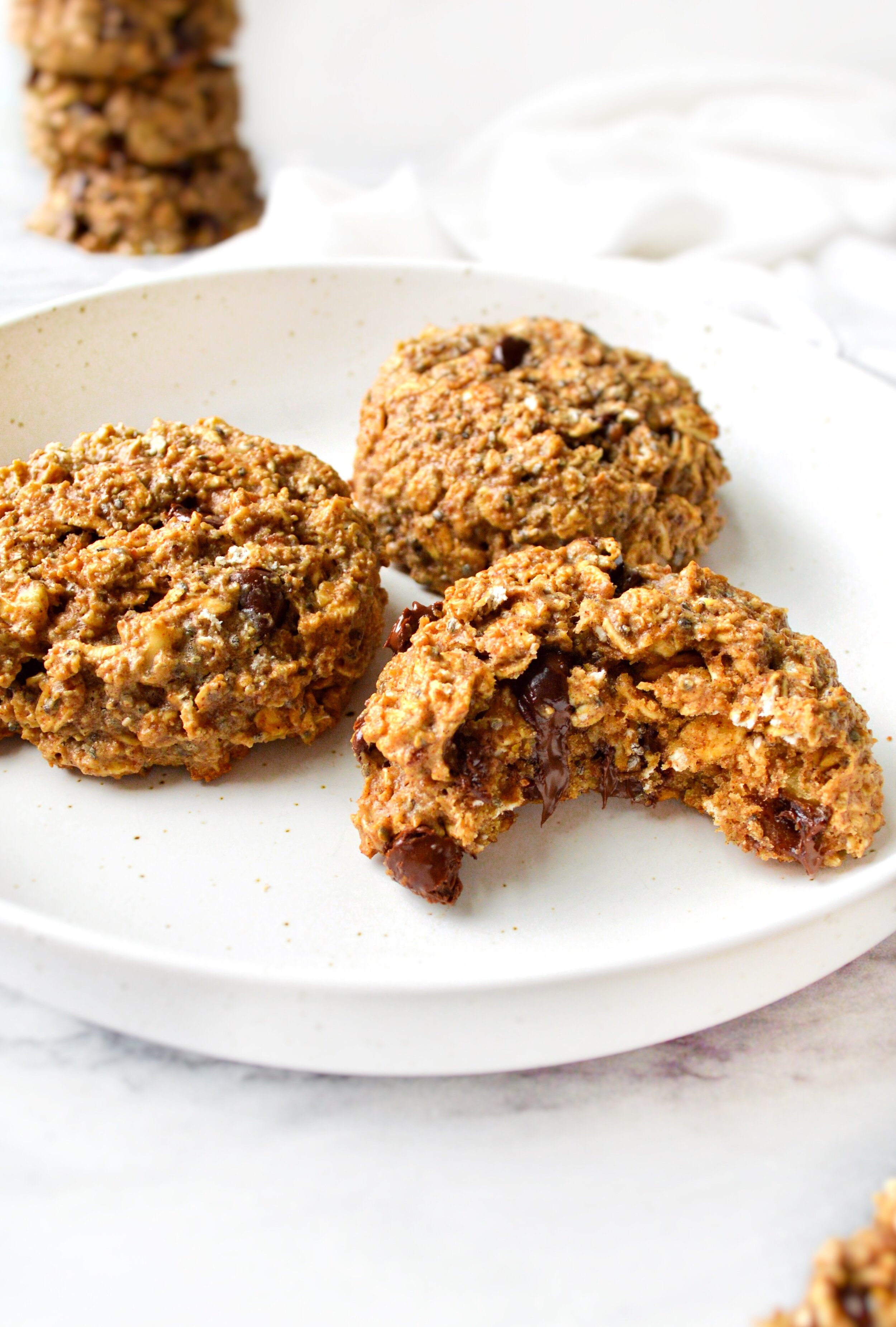 gluten-free-healthy-oatmeal-walnut-breakfast-cookie
