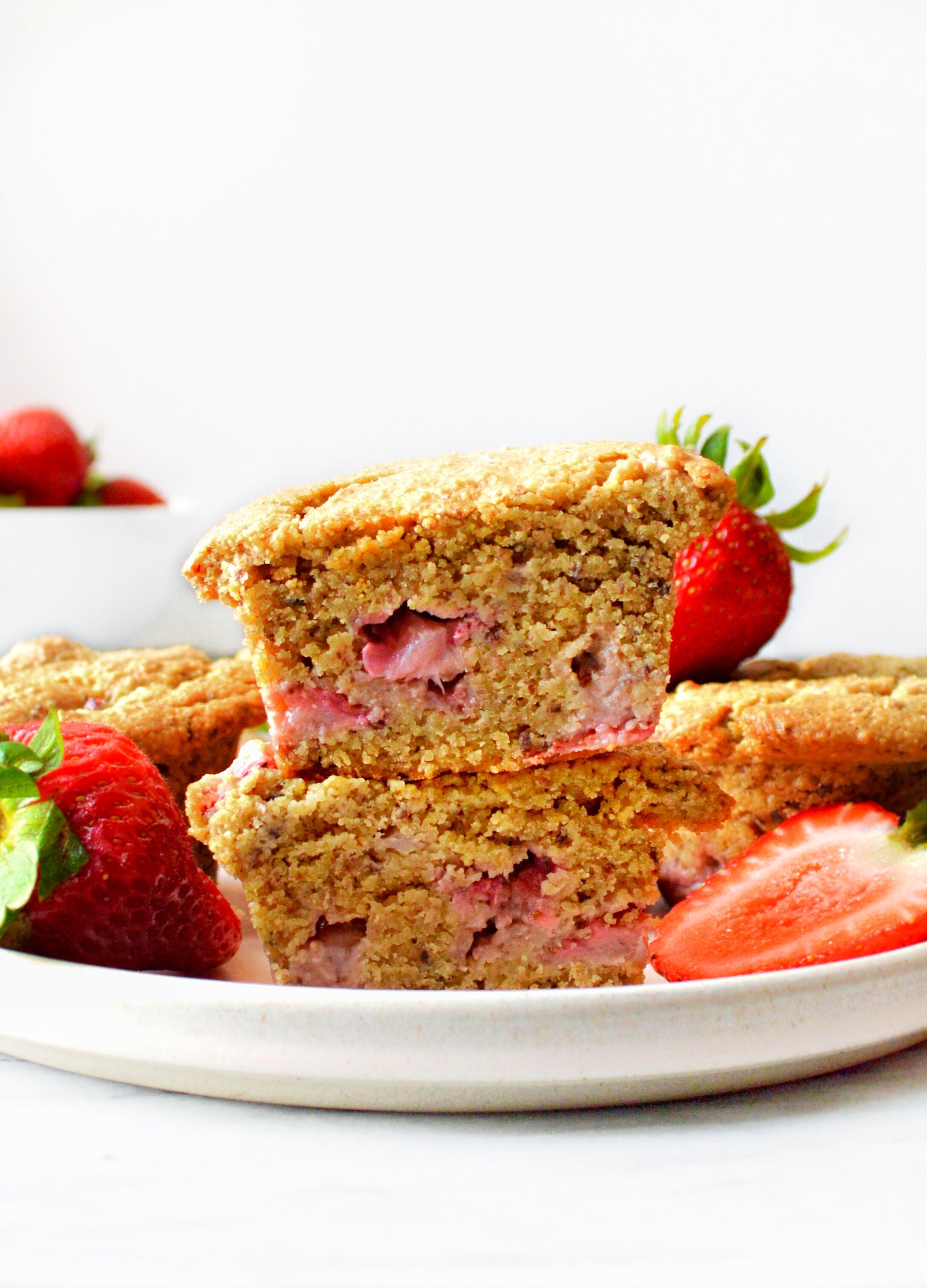 gluten-free-vegan-strawberry-muffin-recipe-1