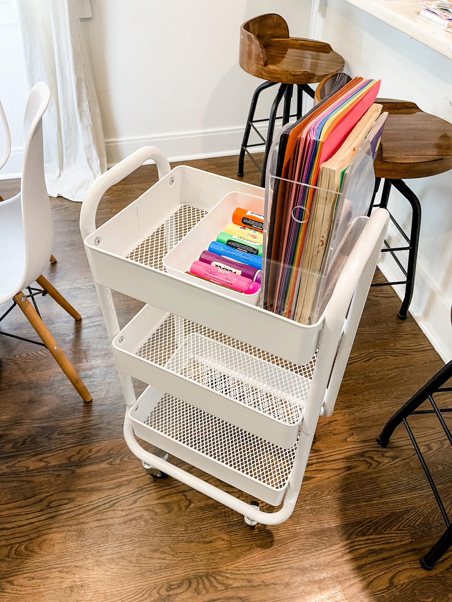 How to Set up an Art Cart for Kids