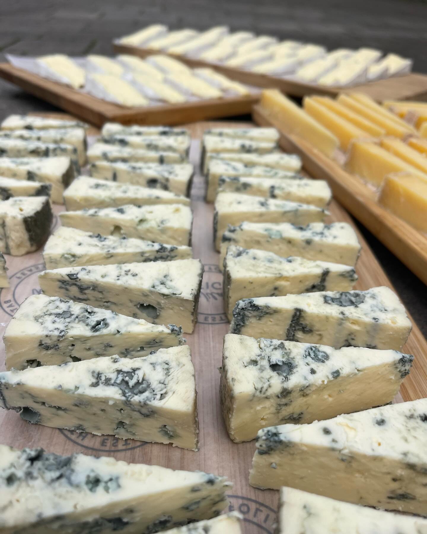 CASHEL BLUE
&bull;
Irelands&rsquo; most famous blue cheese, Cashel Blue is gentle and crumbly when young; but it matures to become a creamy-textured cheese with a full flavour. 
&bull;
It was created in 1984 by the Grubb family, who were farmers on t