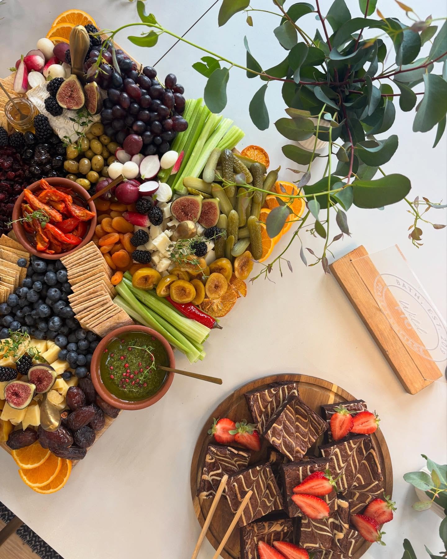 PLATTERS
&bull;
From epic grazing tables to perfectly curated platters, we&rsquo;ve got every vibe covered ✌🏼
&bull;
Hosting something smaller? Our bespoke savoury and sweet platters are totally mix-and-matchable&mdash;designed to suit your style, y