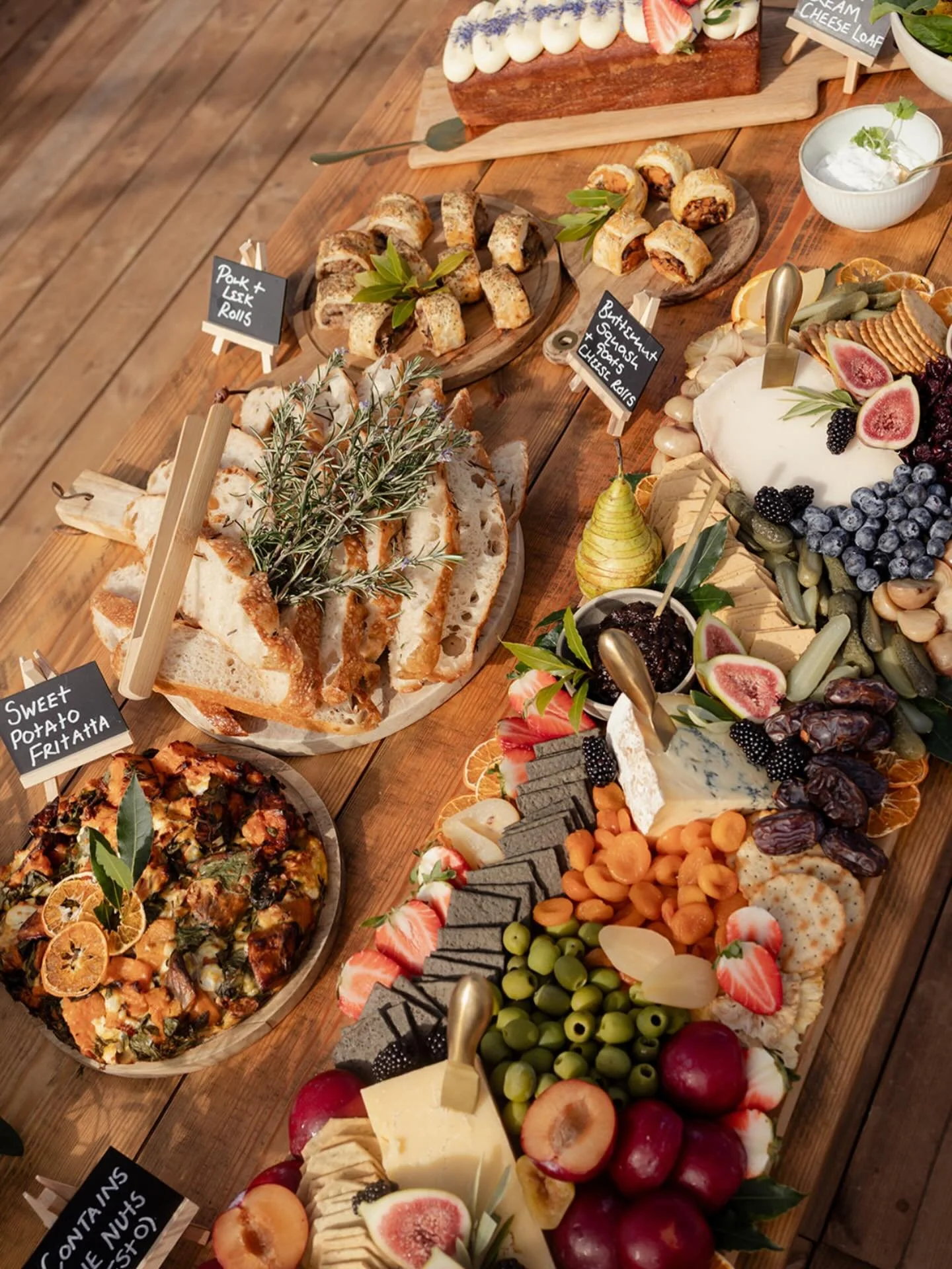 Grazing goals 💫 
&bull;
@wild.fig.bath 
&bull;
Photo Credit 📸 @emilyrosehamilton 
&bull;
#grazingtablesbath #bathgrazingtables #wildfig #wildfigbath #bathcaterer