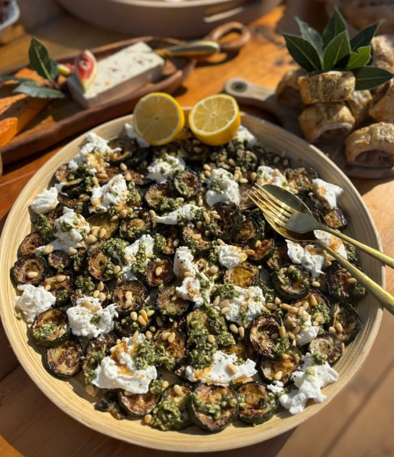 GRILLED COURGETTES - BUFFALO MOZZARELLA 
&bull;
NEW salad alert 🚨 🥬 
&bull;
Ultimate easy summer dish ☀️🍃
&bull;
This one is giving effortless BBQ side energy &mdash; fresh, delish and sooooooo fancy!!! 🪭 
&bull;
Perfect for sharing (or not, no j