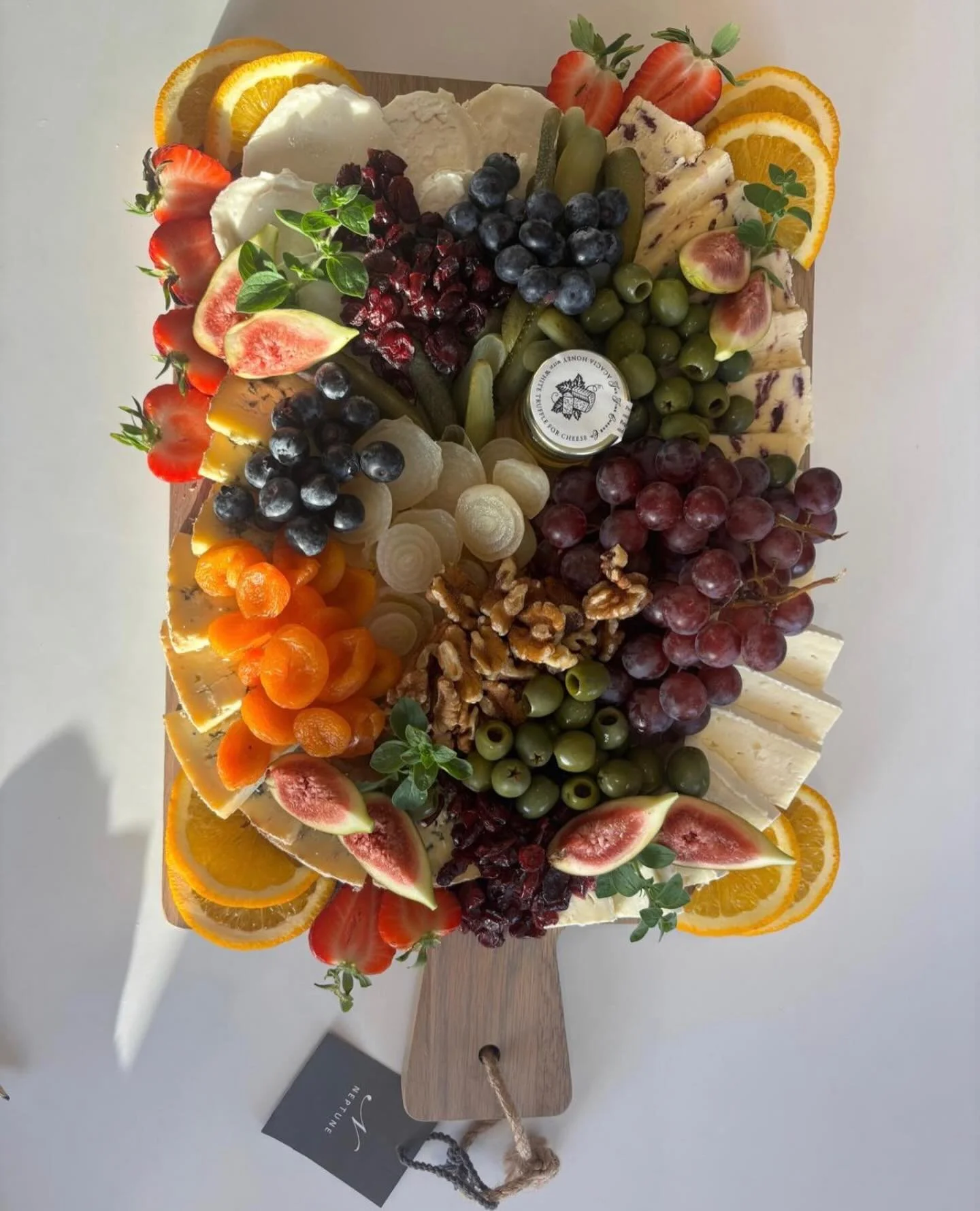 CHEESE PLATTER WORKSHOP
&bull;
We have teamed up with @neptune_bath to bring you our very FIRST Cheese Platter Workshop!! 🚨 
&bull;
Join me in the wonderful @neptune_bath space on Walcot Street to discover the handpicked British Cheese at the heart 