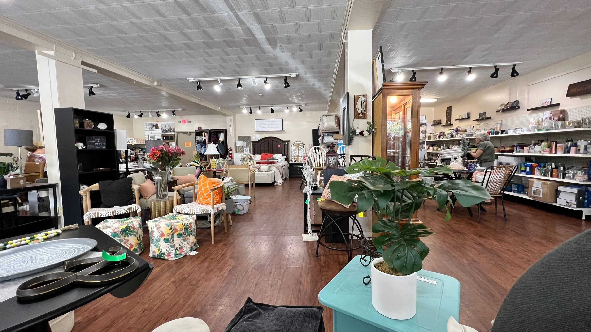 Modern Furniture & Home Decor in Ephrata, PA — Fashion Cents