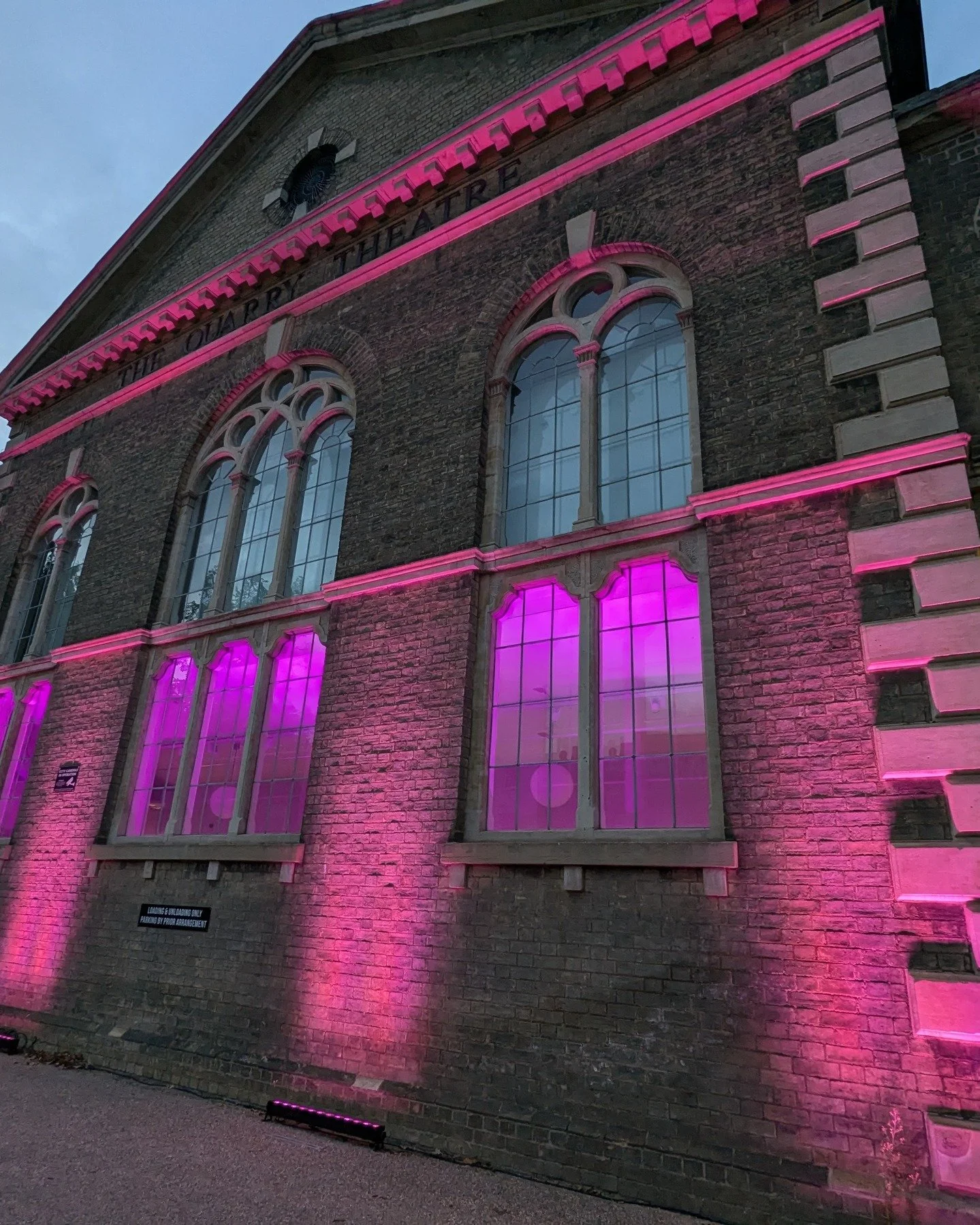 We are lit up in pink until 10pm tonight! 👉 www.thepink.link
#PaintTheTownPink #FollowThePinkLink #BedfordGiving #GiveGetGrow