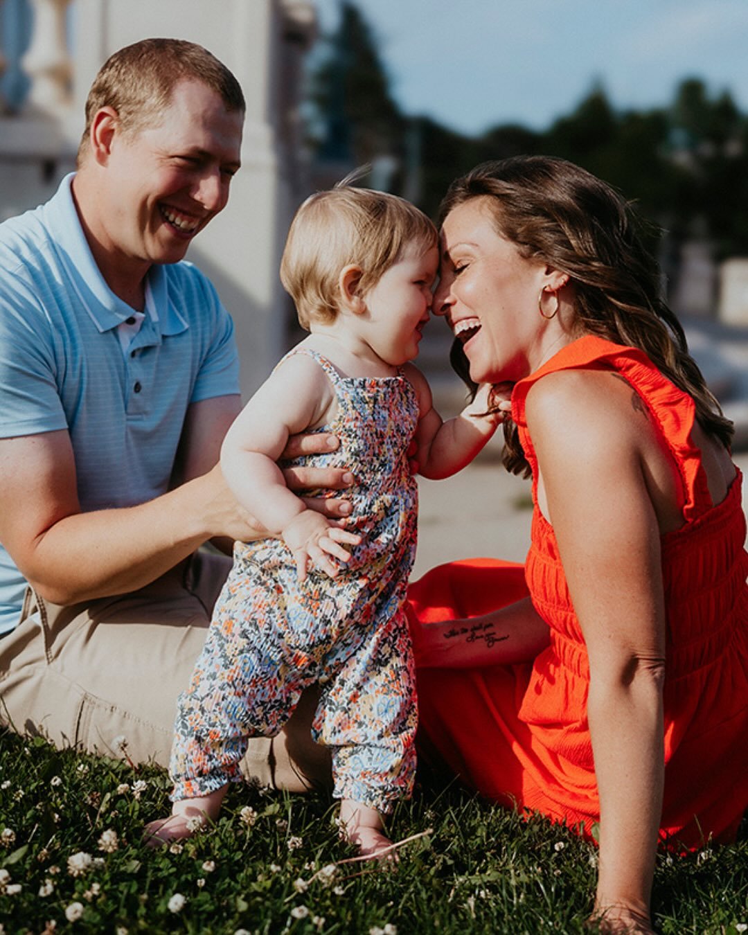 More sweet family sessions like this please 🙏 

#happy #happysummer #familytime❤️ #familyphotoshoot #lifestylephotographer #mnfamilyphotographer #mnfamilyphotography