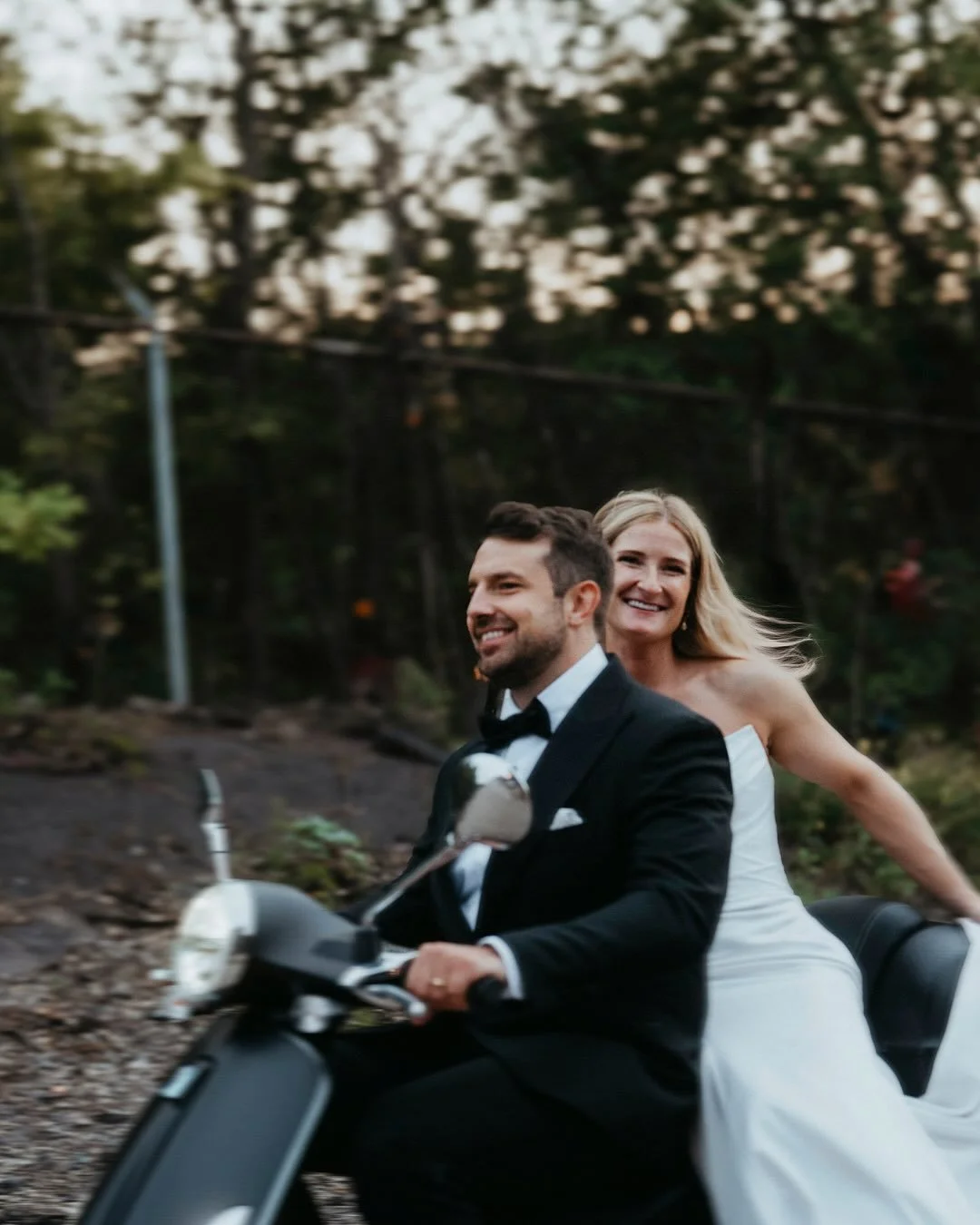 Em arrived in style with James Bond to her wedding reception last night. 🏍️ 🤵&zwj;♂️ 💍 The perfect start to a hell of a party. Cheers to the newlyweds!

#weddingphotographerminneapolis
#minneapoliswedding
#minnesotoweddingphotographer
#mplswedding