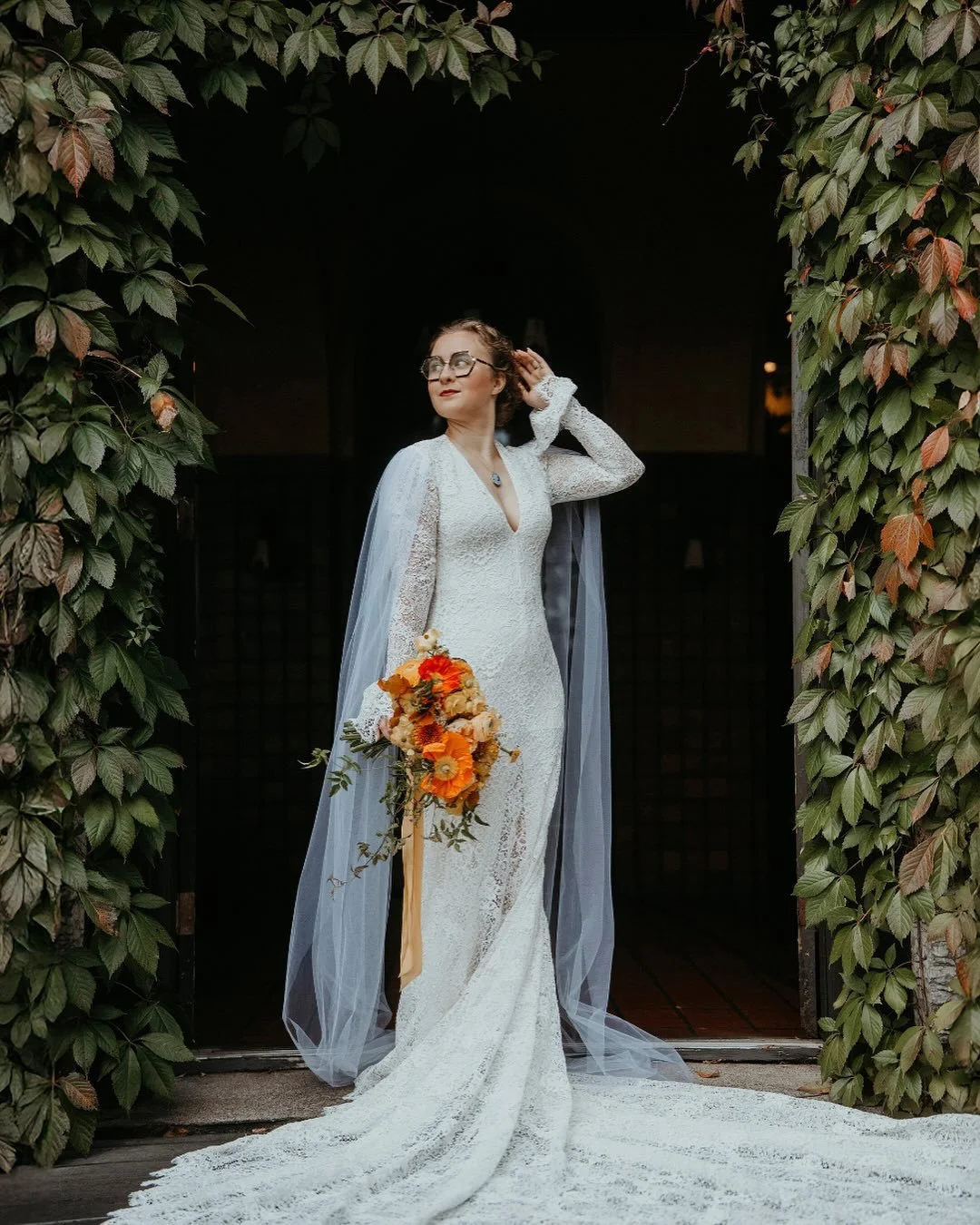 I have had such a lovely time getting to know these two wonderful humans the last couple months. They are so authentic and genuine, and damn I am sooooo into their vibe. A stylish and timeless celebration at The University Club of Saint Paul &mdash; 