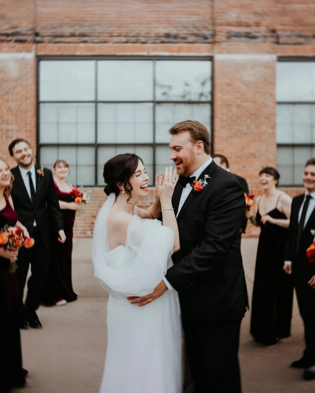 Cappin off my fall season with these two cuties, what a dream. So excited and full of joy to celebrate together. Thanks for letting me be a part of it love birds. 
🍂 🍁 💍 📷 
Shout out to an awesome team from the day 

Coordination: @essenevents
Ve
