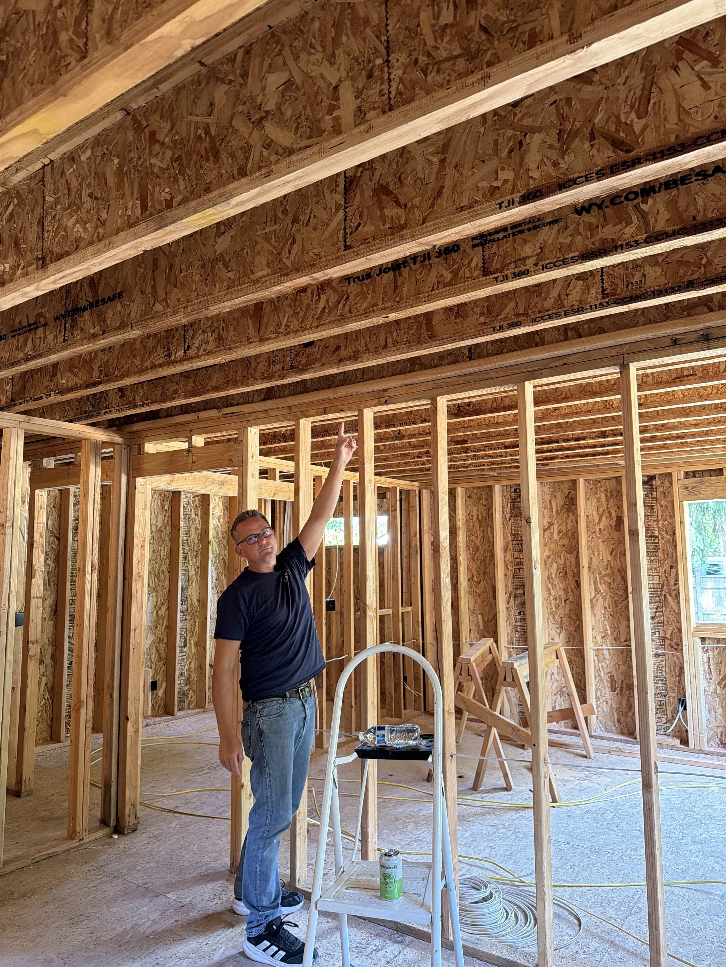 Non-load-bearing 2x4 wall with full-span joists above – safe to remove example Seattle