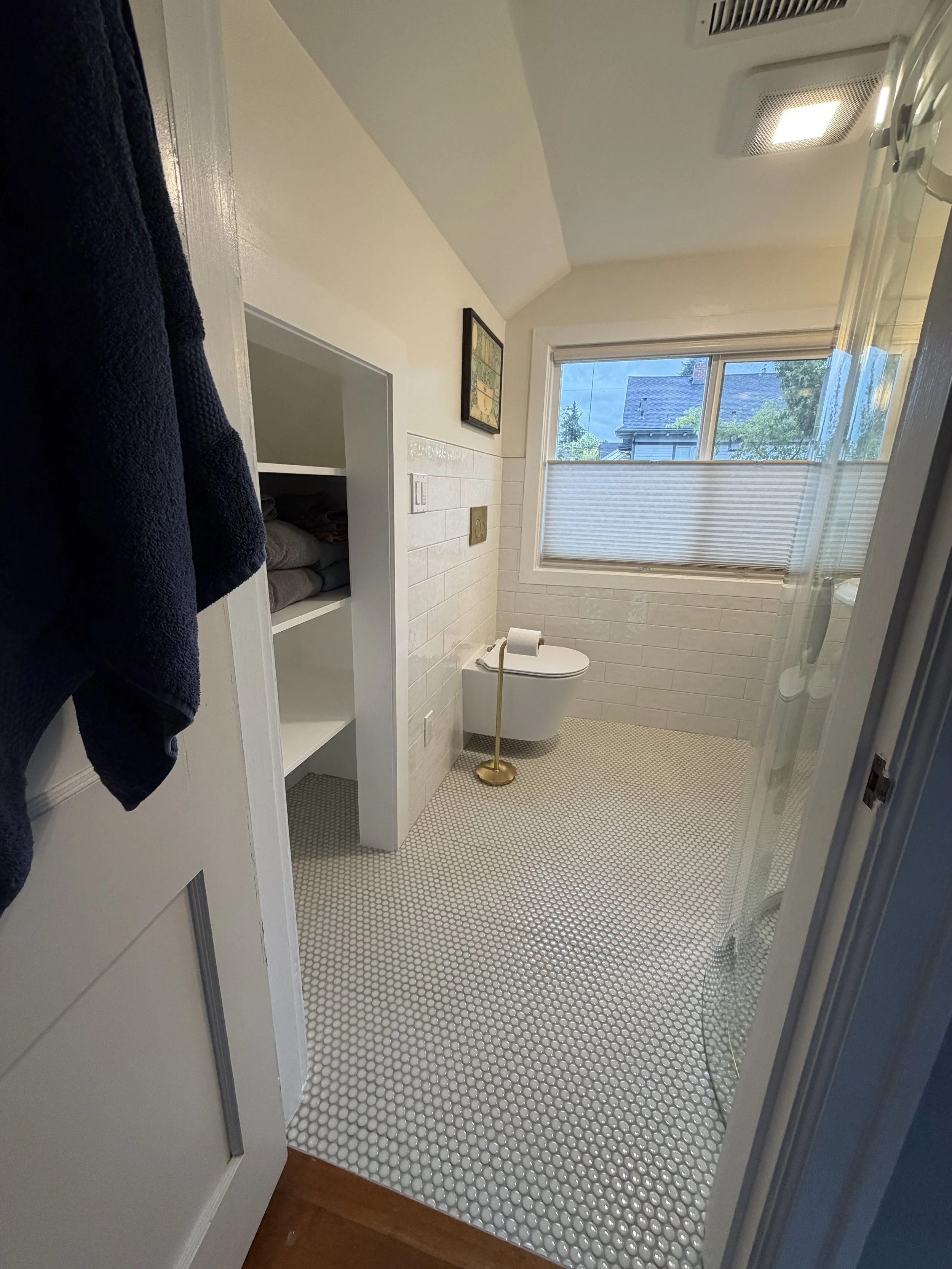 wall-mount-toilet-small-bathroom-seattle.jpg