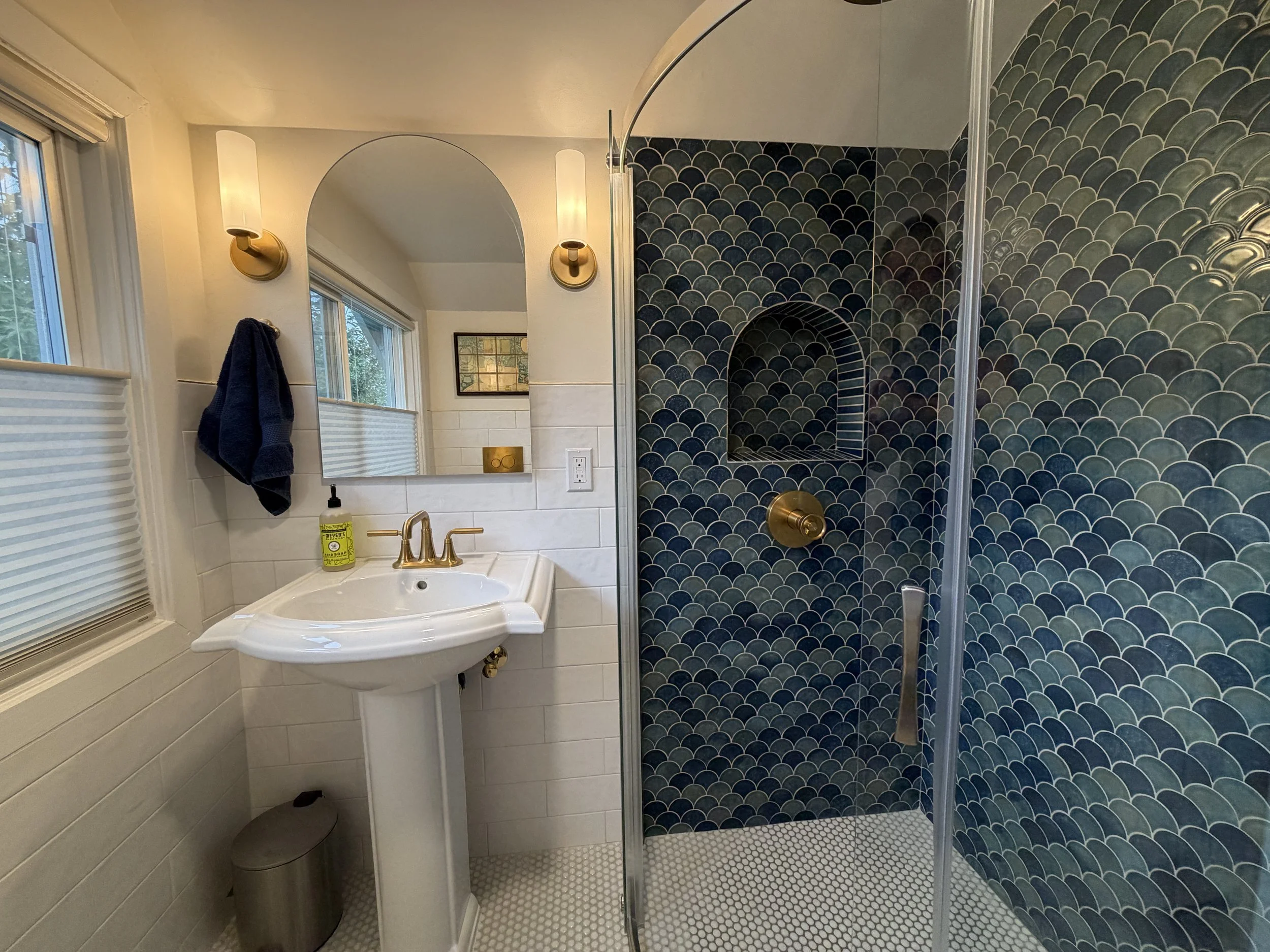 Seattle-small-bathroom-remodel-after-curbless-shower.jpg