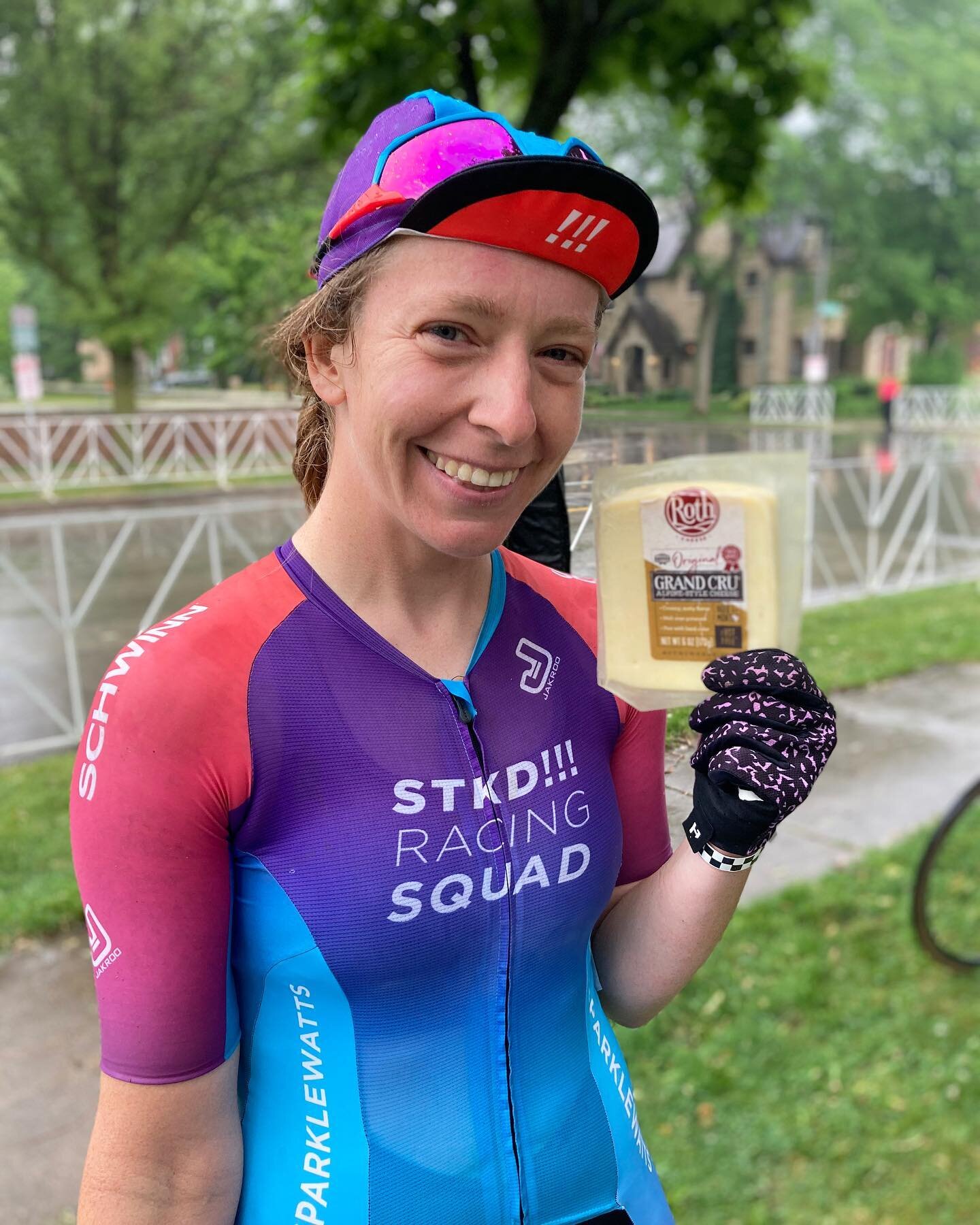 On this [cheesy] rainy day on Downers Ave, Hannah put all the pieces together and finally landed her first Cat 3 podium!!!

It&rsquo;s been an honor watching her learn more and more everyday this series and her strong finish is so well deserved. 

Co