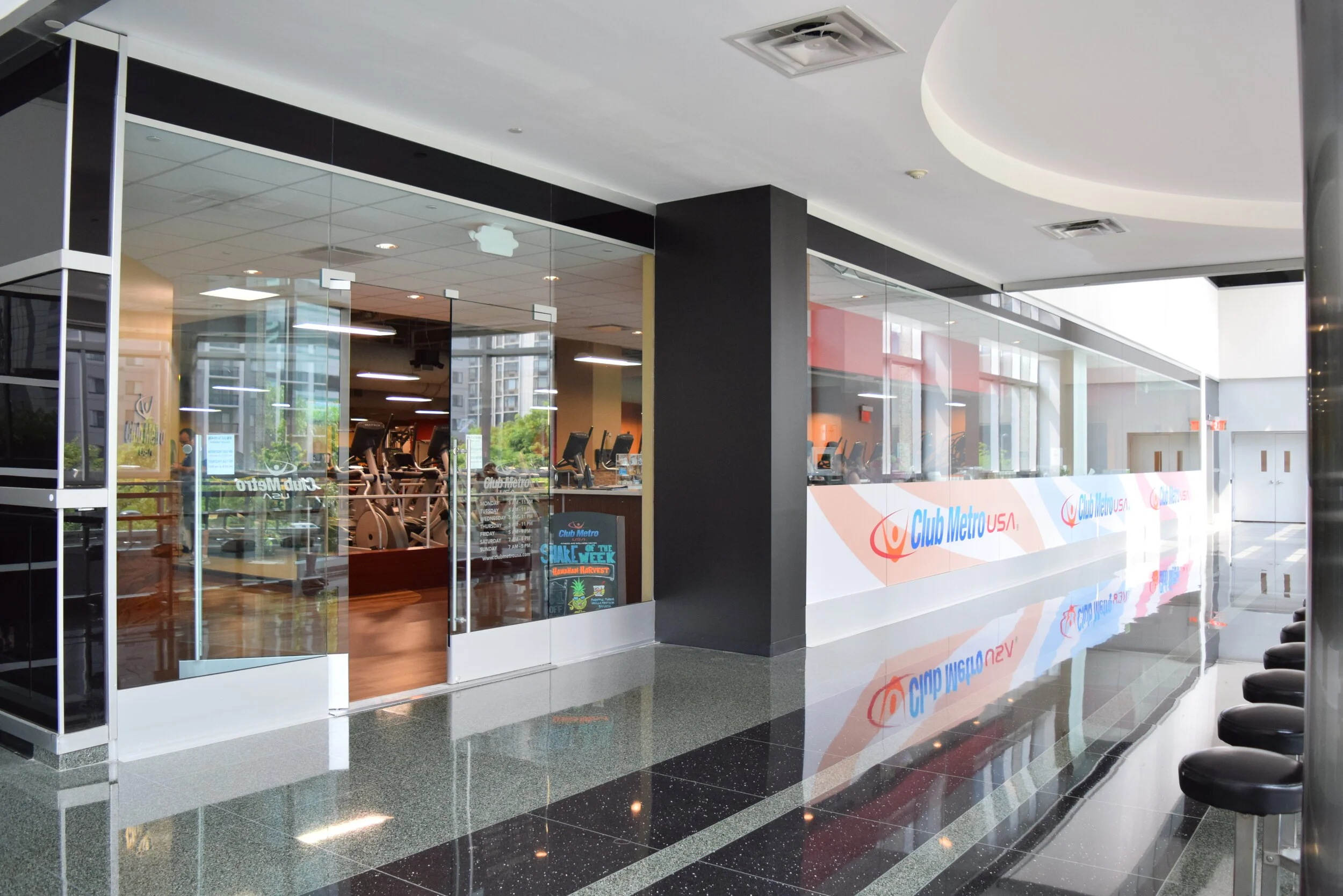 Flexin’ at Club Metro’s New(ish) Locale