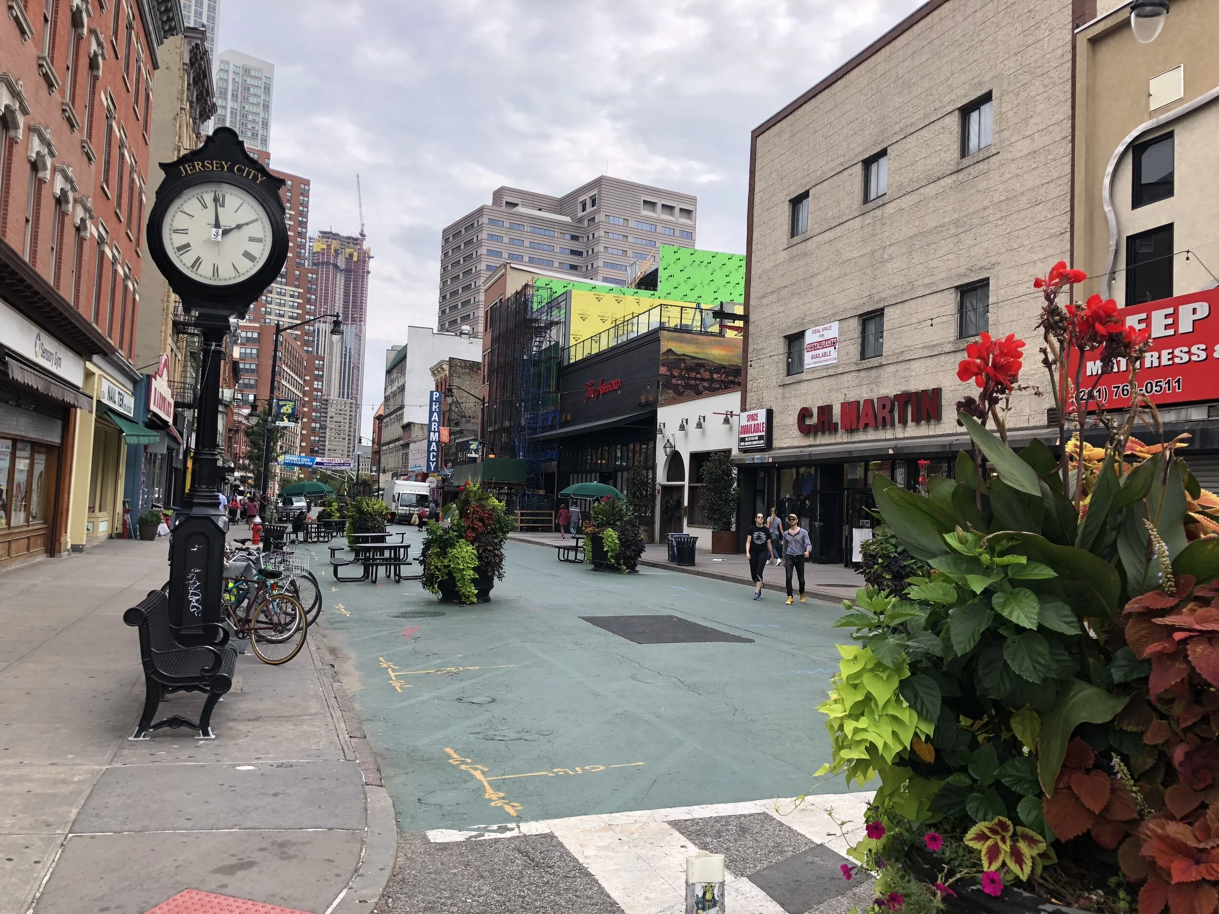 Meet The Ultimate Queen of Getting It Done: Rachel Sieg