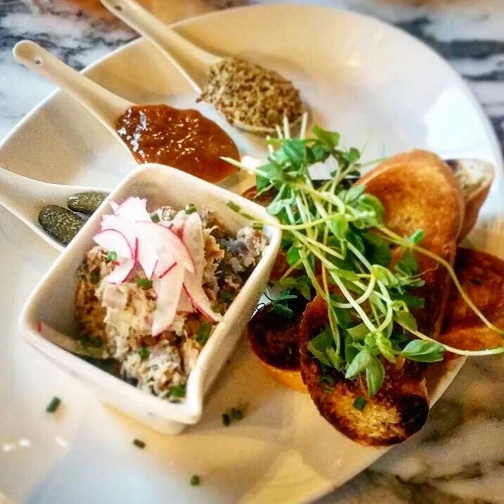 Hanging at Latham House with Kris Yettra