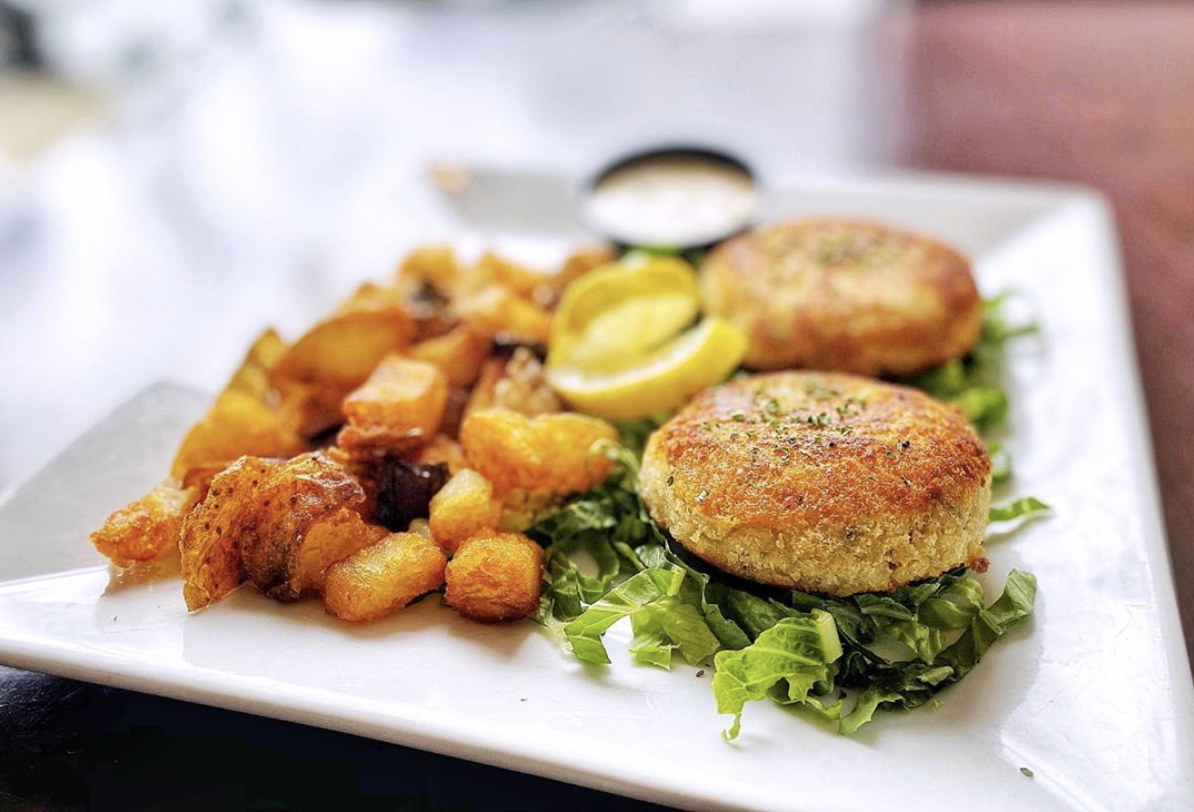 Light Rail Café Sets Stage for Outdoor Dining